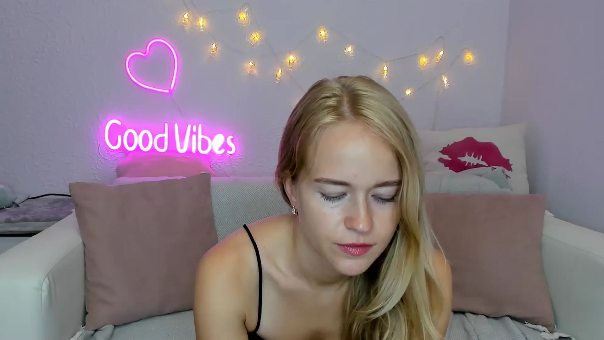 Gallery image thumbnail from Angel_Kristy's myfreecams stream on, 08/05/2024, 05:29 image 12 of 20