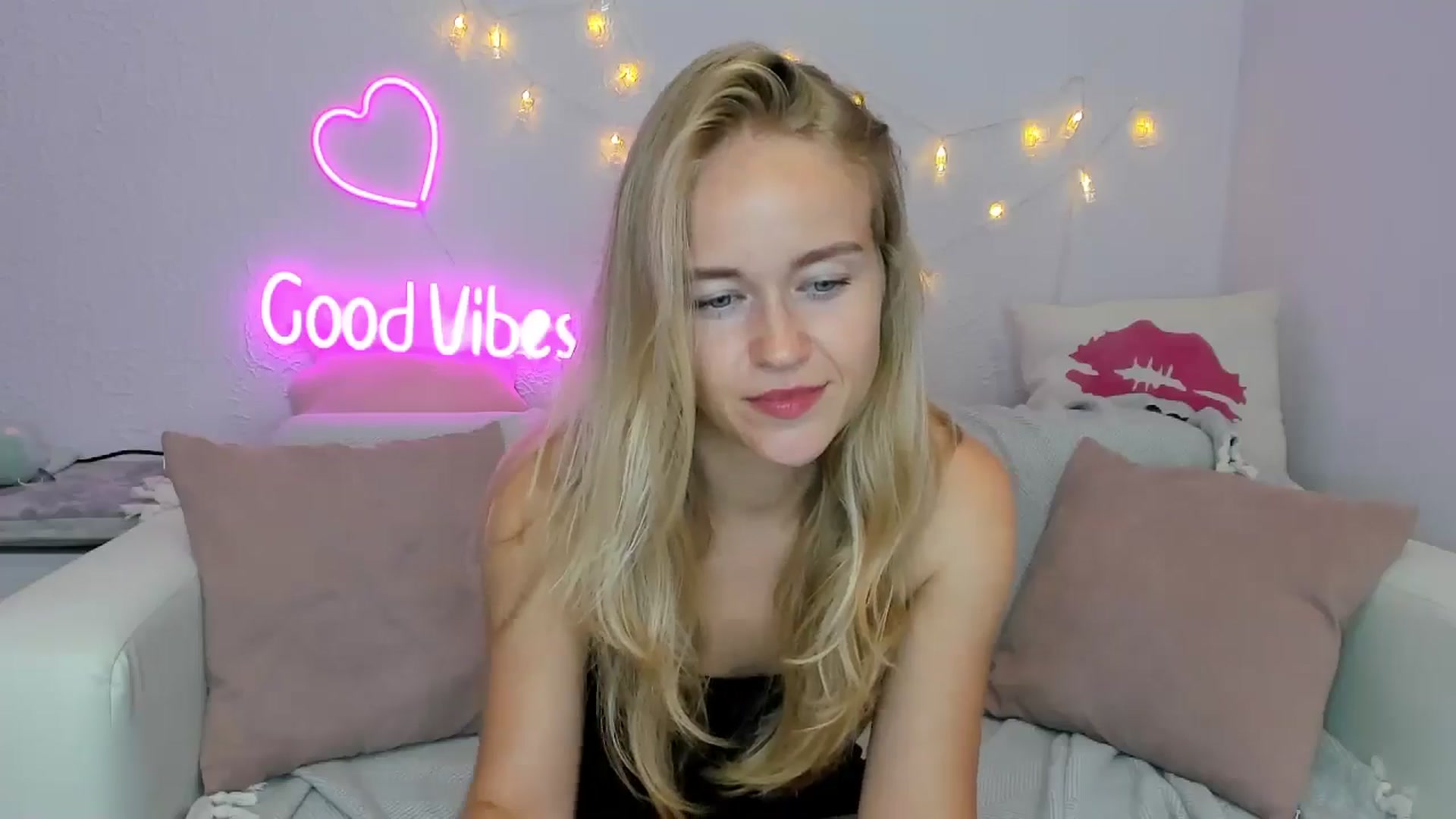 Gallery image thumbnail from Angel_Kristy's myfreecams stream on, 08/05/2024, 06:40 image 3 of 20