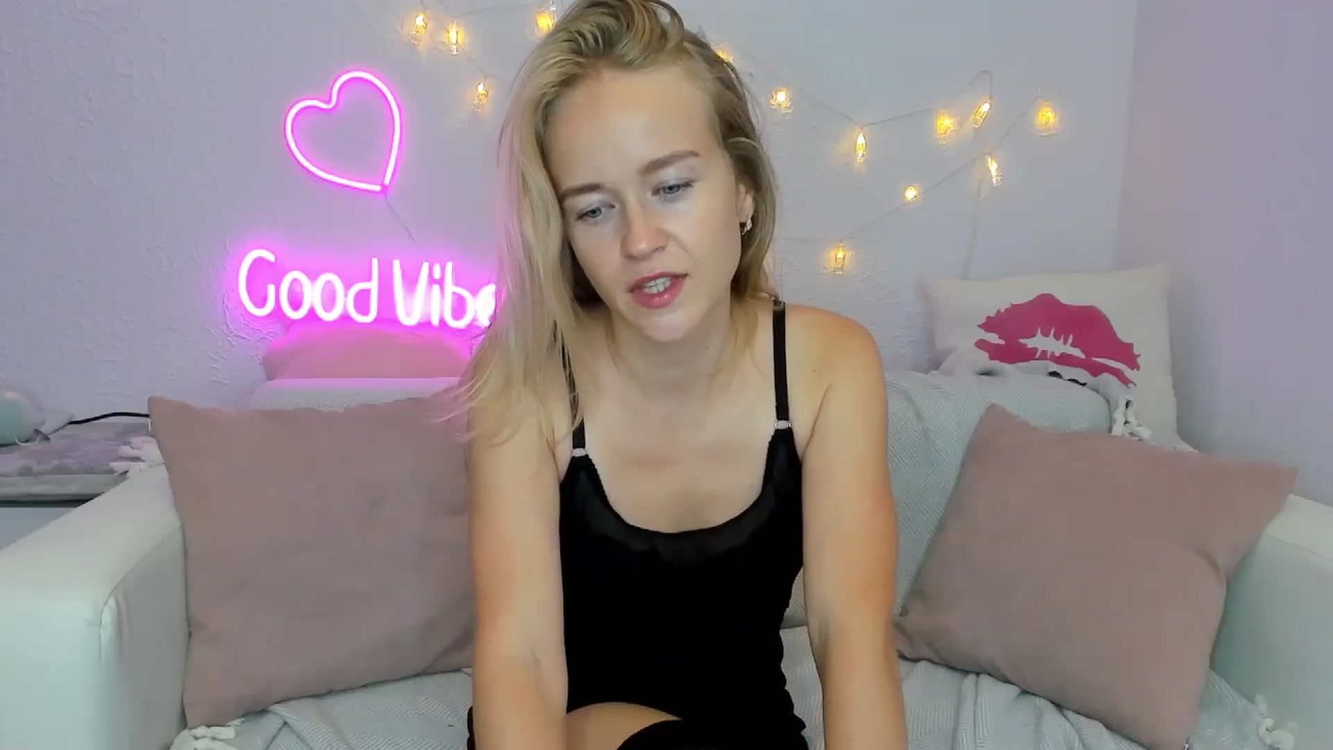 Gallery image thumbnail from Angel_Kristy's myfreecams stream on, 08/05/2024, 06:40 image 11 of 20