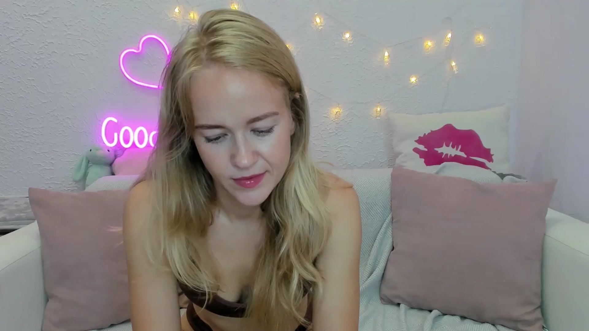 Gallery image thumbnail from Angel_Kristy's myfreecams stream on, 08/09/2024, 04:18 image 12 of 20