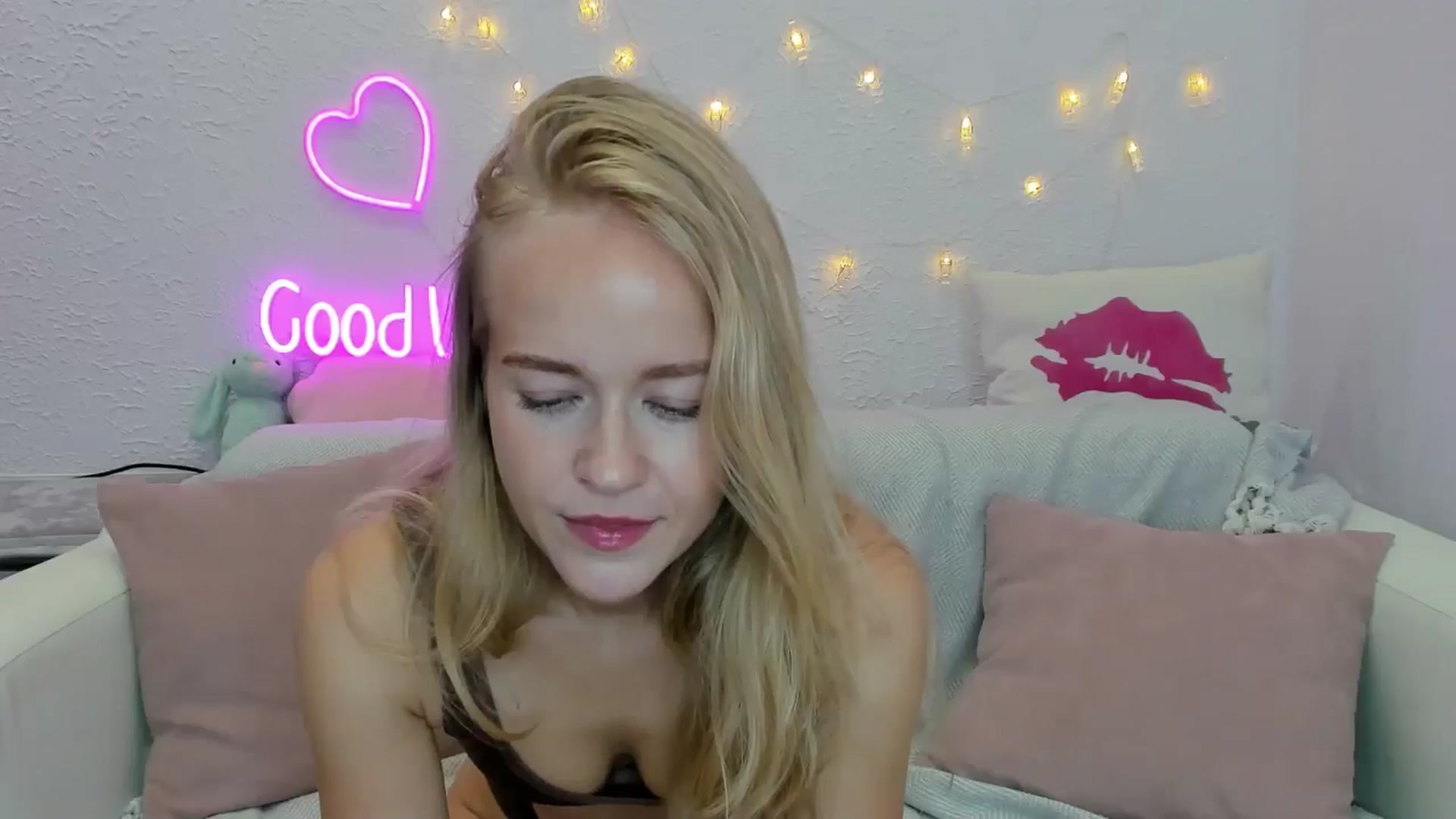 Gallery image thumbnail from Angel_Kristy's myfreecams stream on, 08/09/2024, 04:18 image 2 of 20