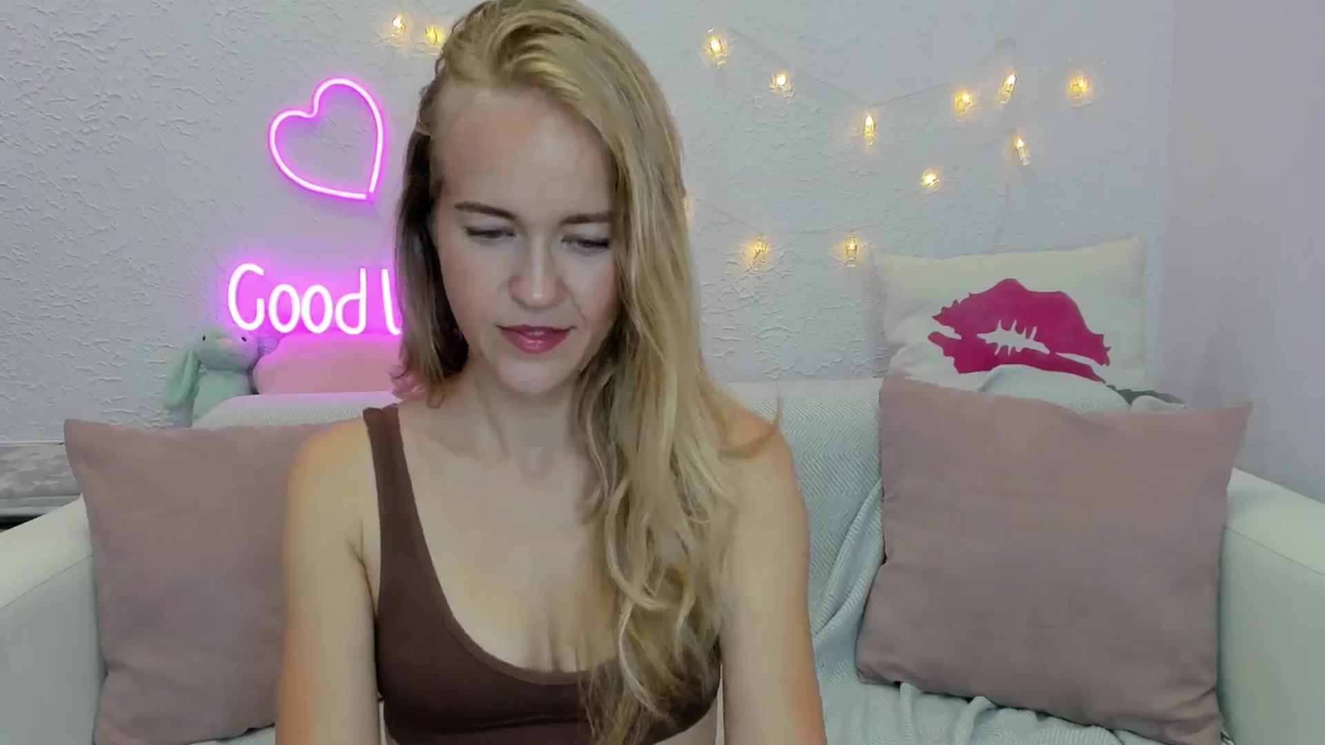 Gallery image thumbnail from Angel_Kristy's myfreecams stream on, 08/09/2024, 04:18 image 11 of 20