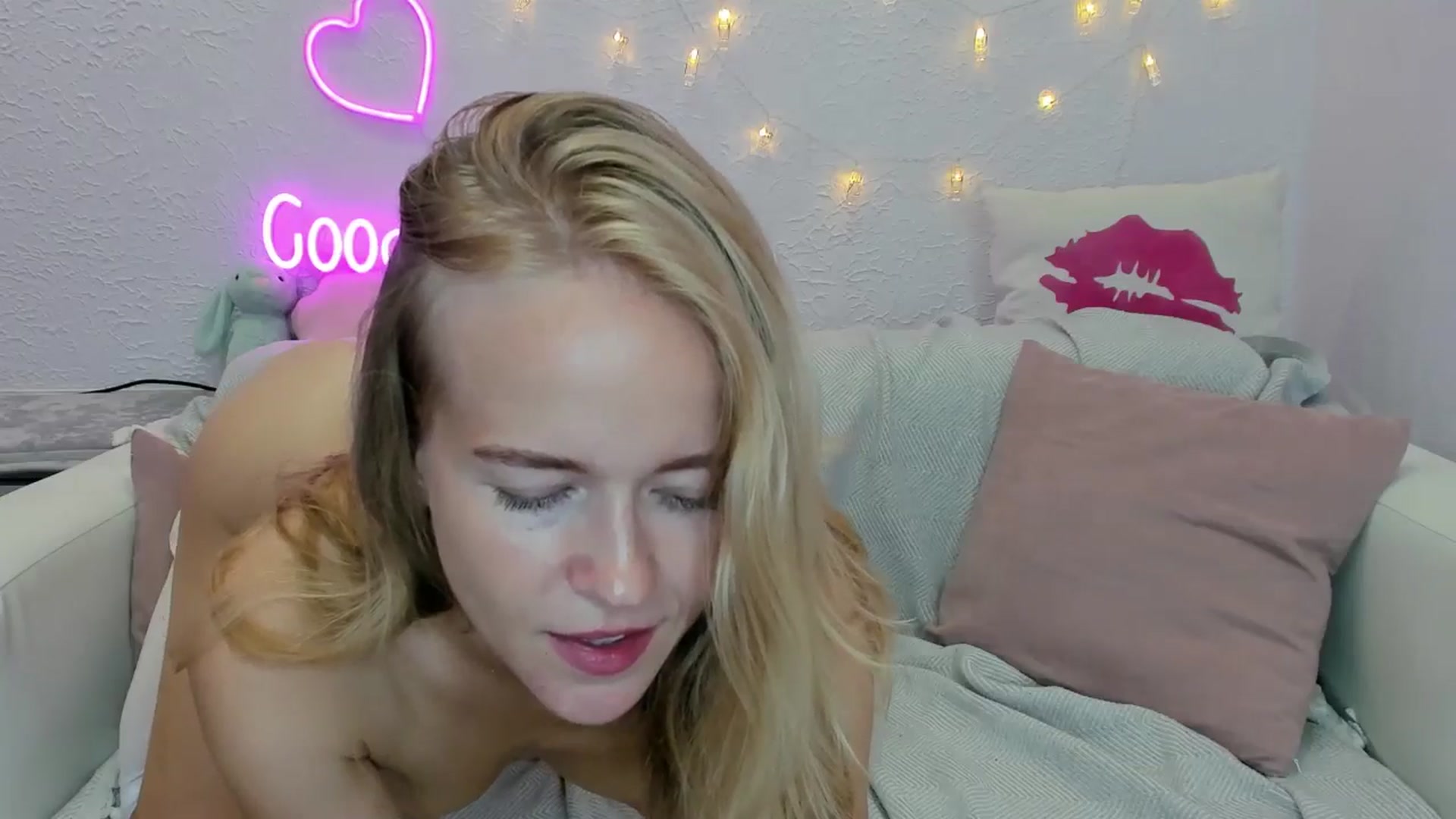 Gallery image thumbnail from Angel_Kristy's myfreecams stream on, 08/09/2024, 05:27 image 11 of 20