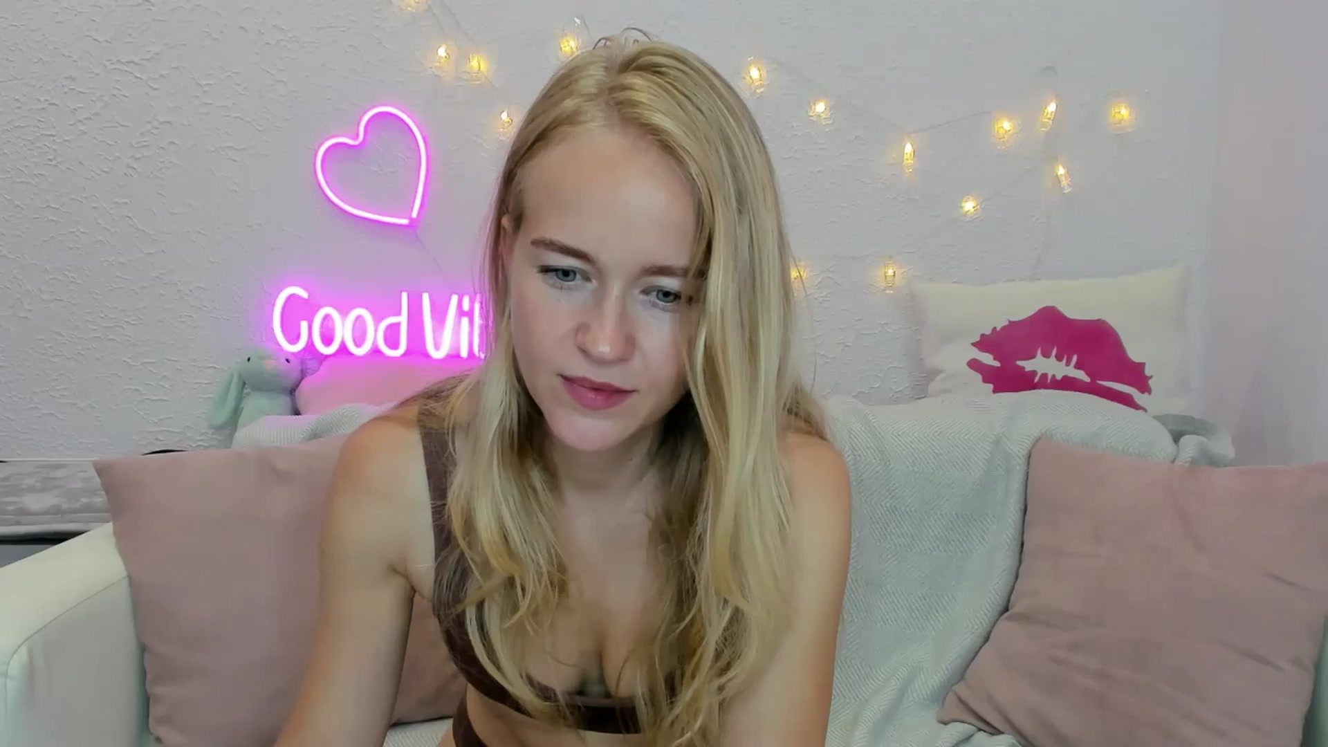 Gallery image thumbnail from Angel_Kristy's myfreecams stream on, 08/09/2024, 06:33 image 20 of 20