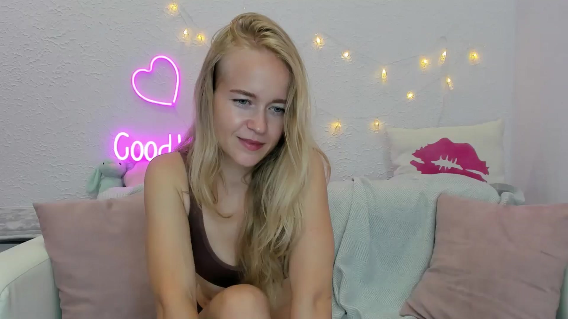 Gallery image thumbnail from Angel_Kristy's myfreecams stream on, 08/09/2024, 06:33 image 3 of 20