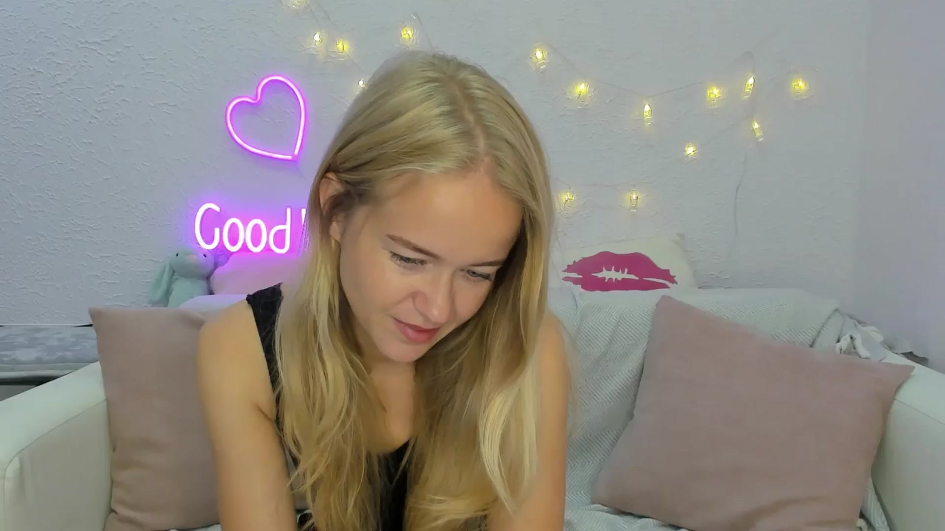 Gallery image thumbnail from Angel_Kristy's myfreecams stream on, 08/10/2024, 02:39 image 4 of 20