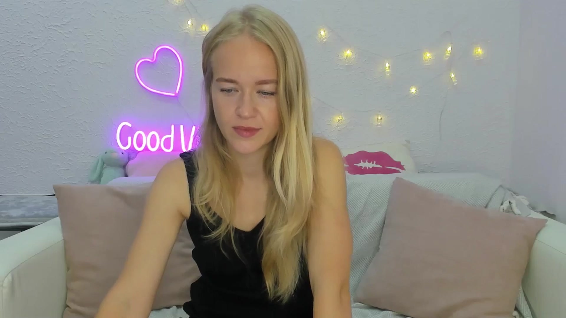 Gallery image thumbnail from Angel_Kristy's myfreecams stream on, 08/10/2024, 02:39 image 10 of 20
