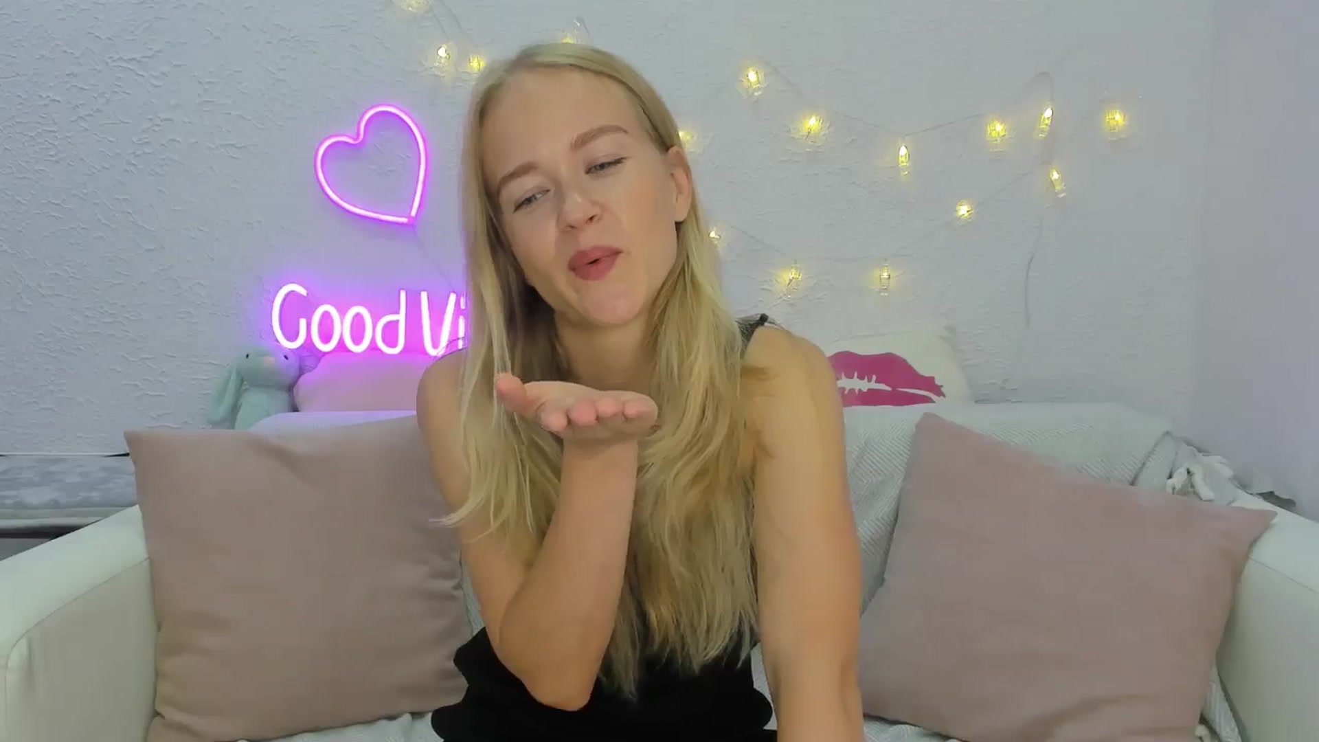 Gallery image thumbnail from Angel_Kristy's myfreecams stream on, 08/10/2024, 02:39 image 5 of 20