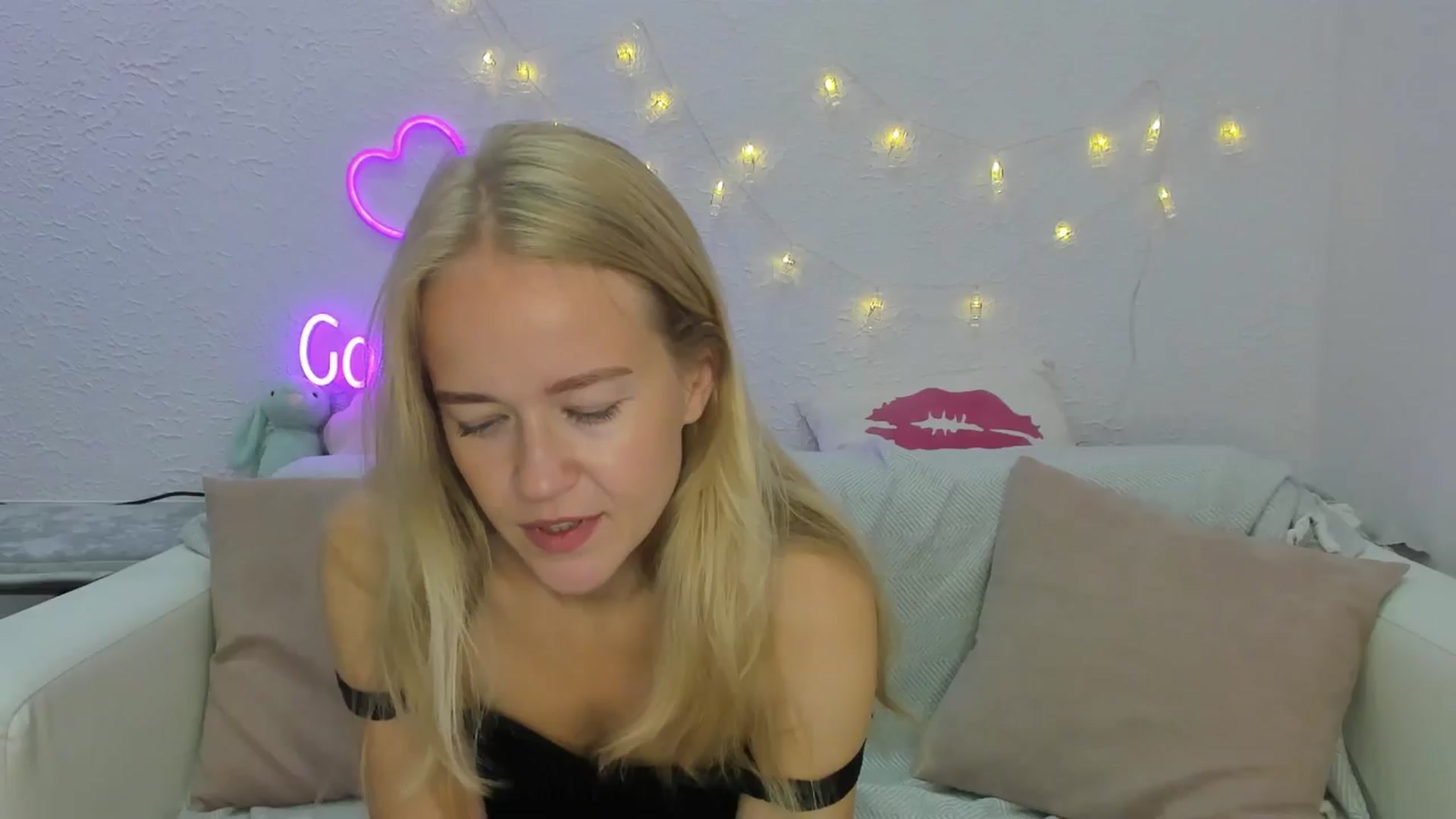 Gallery image thumbnail from Angel_Kristy's myfreecams stream on, 08/10/2024, 02:39 image 20 of 20