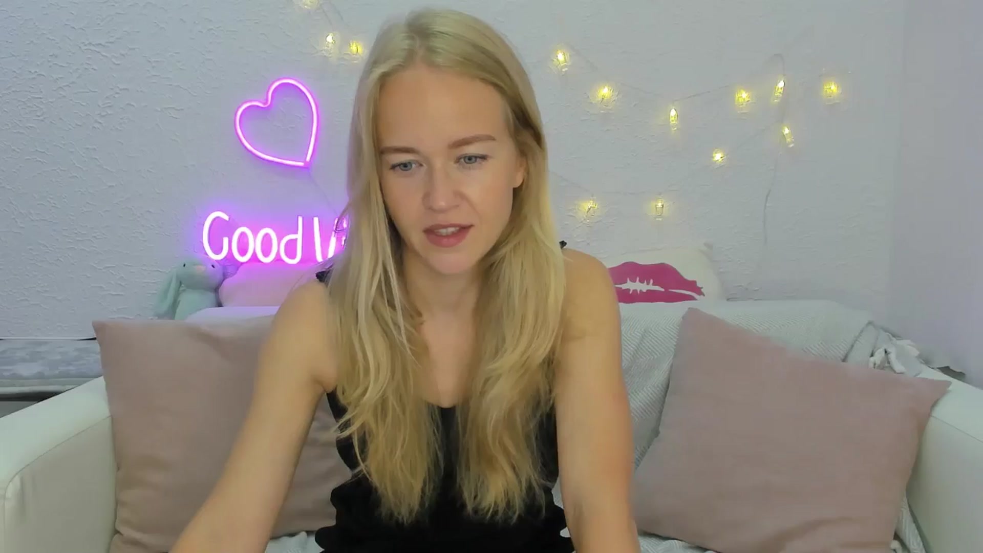 Gallery image thumbnail from Angel_Kristy's myfreecams stream on, 08/10/2024, 02:39 image 3 of 20
