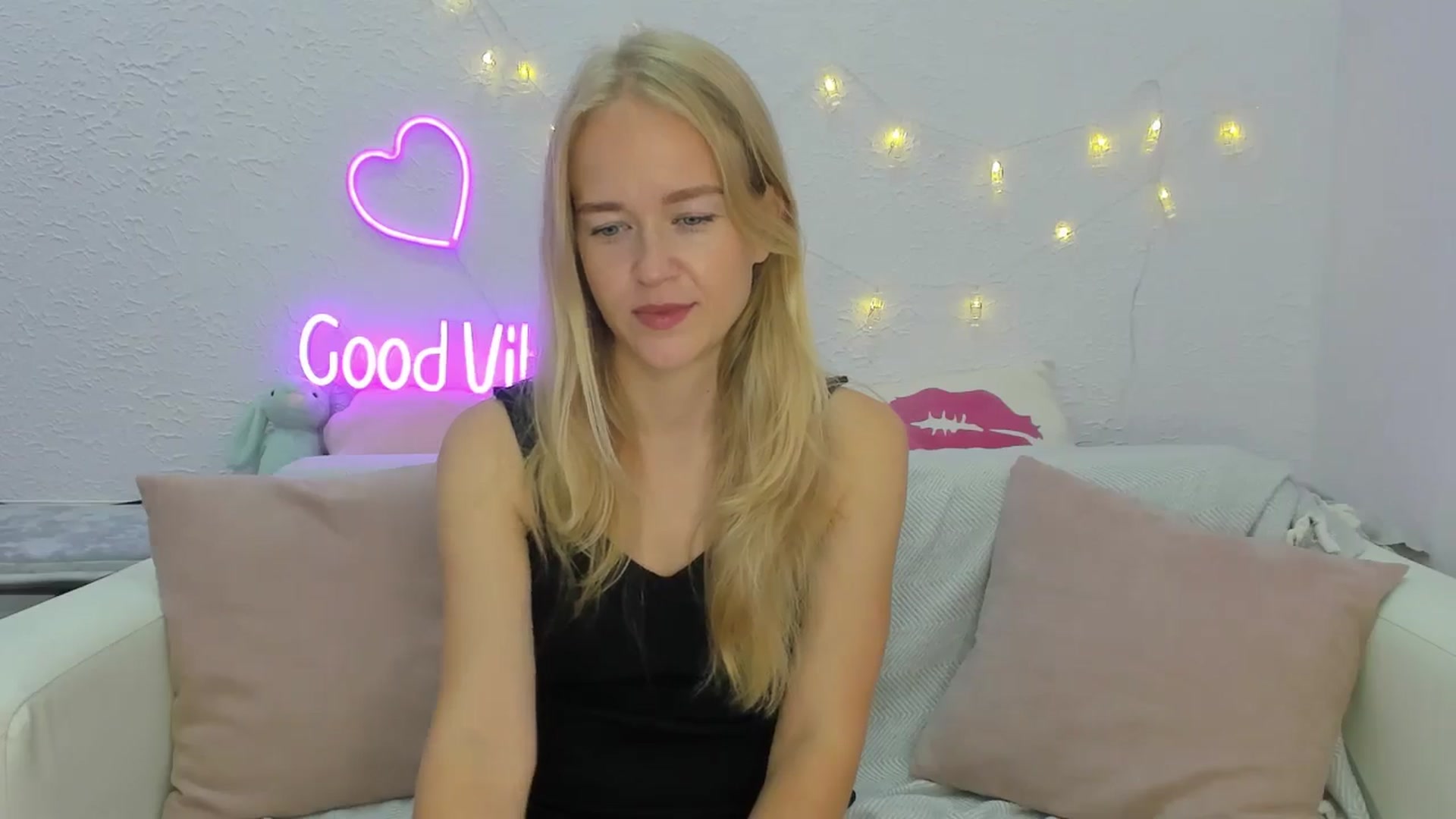 Gallery image thumbnail from Angel_Kristy's myfreecams stream on, 08/10/2024, 02:39 image 11 of 20