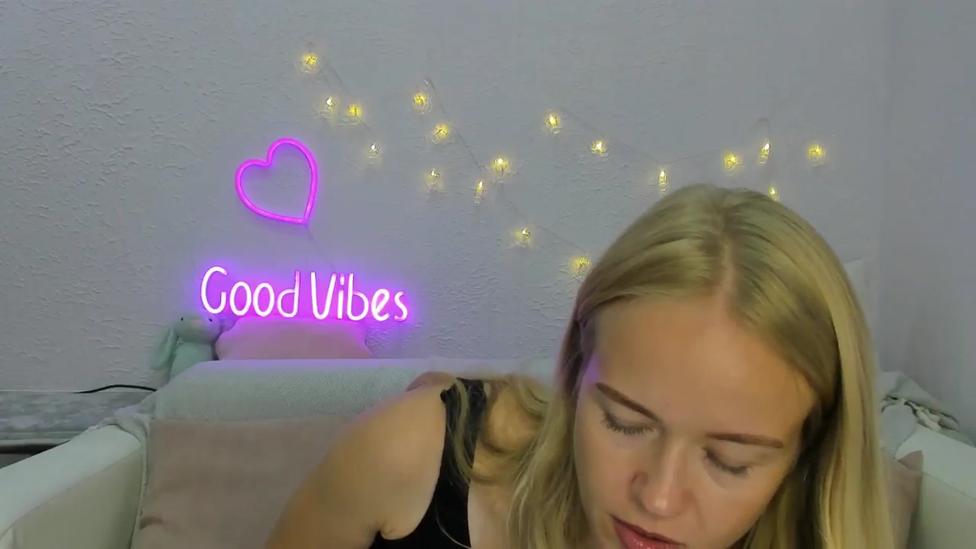 Gallery image thumbnail from Angel_Kristy's myfreecams stream on, 08/10/2024, 04:17 image 13 of 20