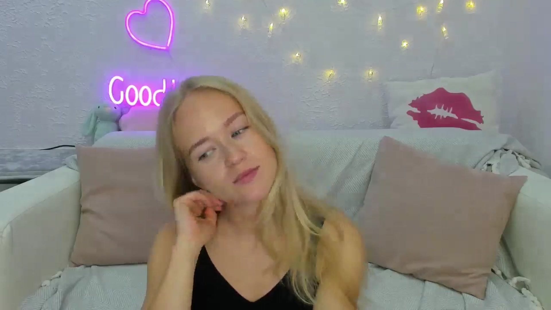 Gallery image thumbnail from Angel_Kristy's myfreecams stream on, 08/10/2024, 04:17 image 5 of 20
