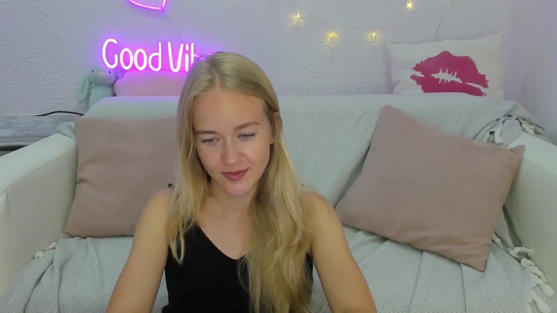 Gallery image thumbnail from Angel_Kristy's myfreecams stream on, 08/10/2024, 04:17 image 9 of 20