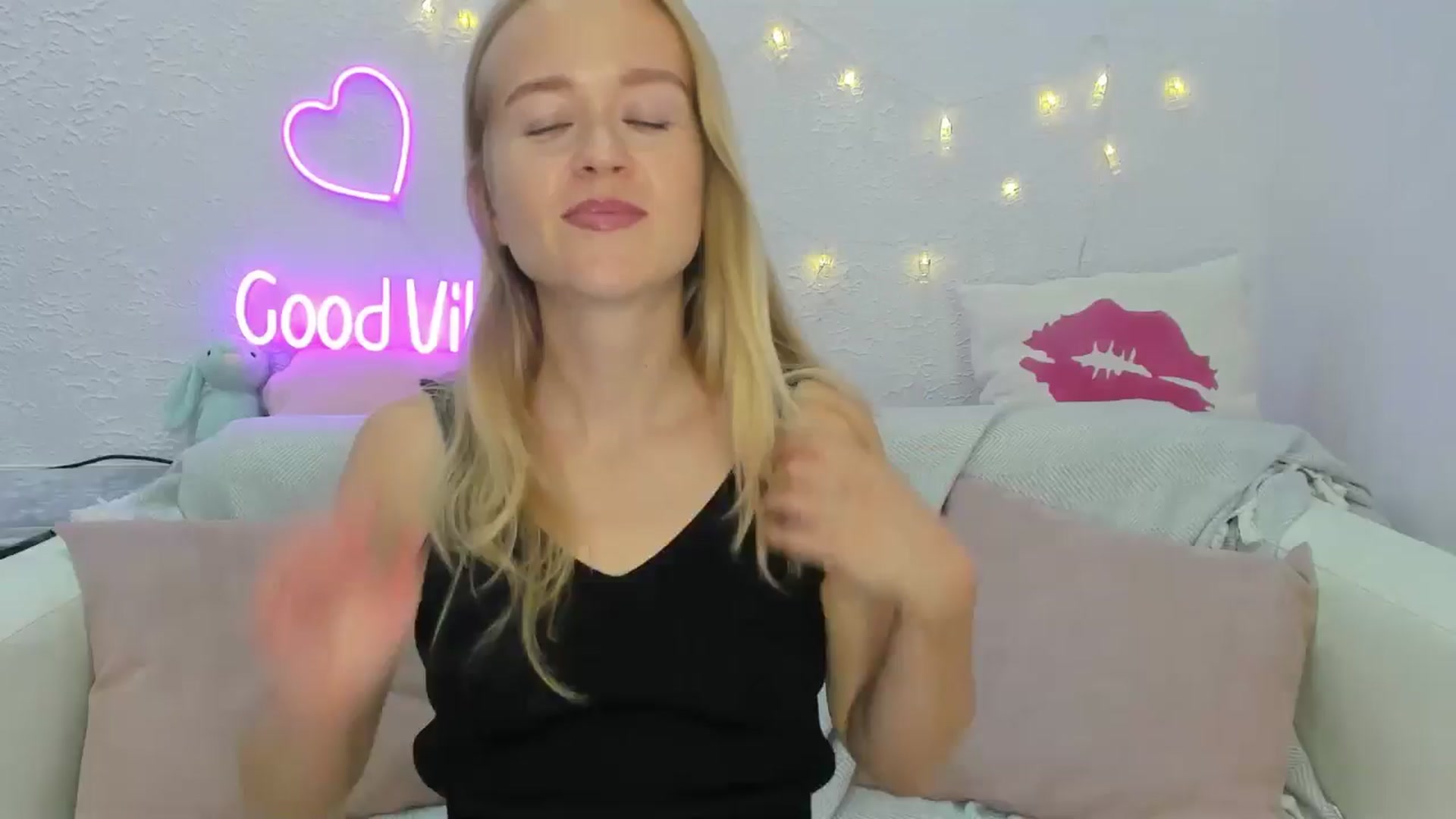 Gallery image thumbnail from Angel_Kristy's myfreecams stream on, 08/10/2024, 04:58 image 1 of 20