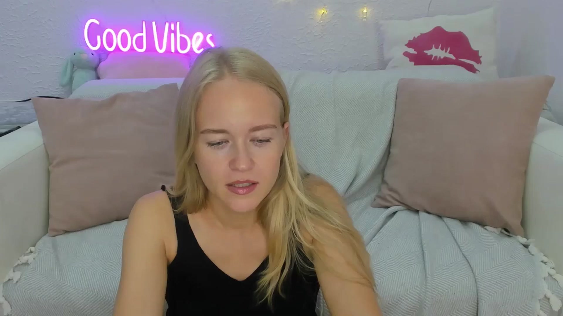 Gallery image thumbnail from Angel_Kristy's myfreecams stream on, 08/10/2024, 05:40 image 17 of 20