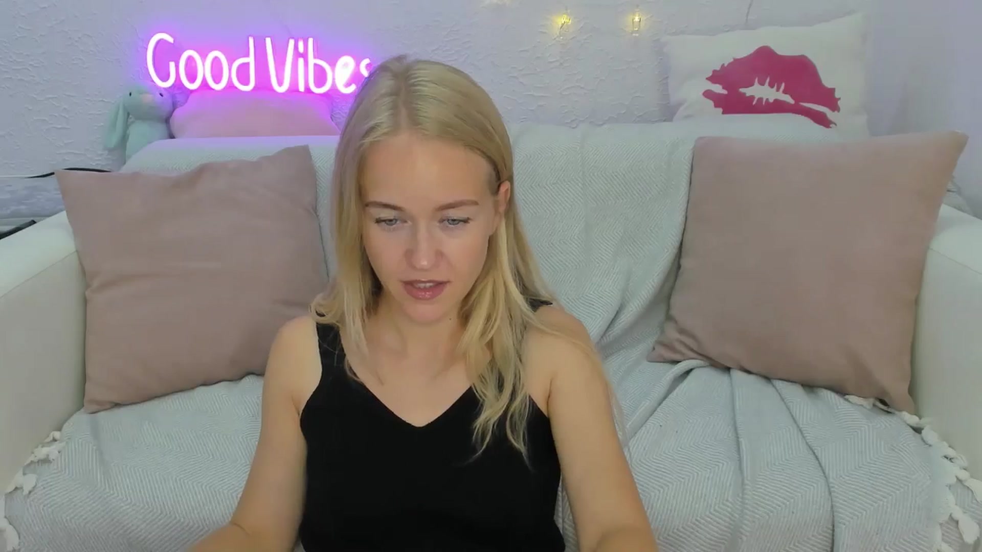 Gallery image thumbnail from Angel_Kristy's myfreecams stream on, 08/10/2024, 05:40 image 18 of 20