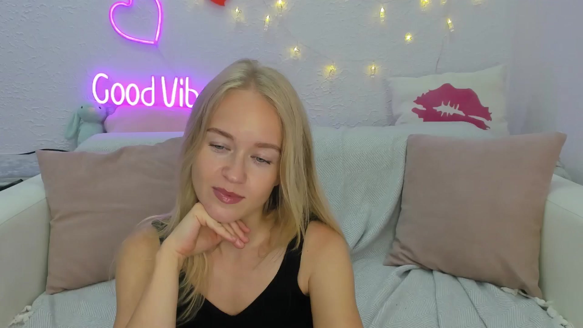 Gallery image thumbnail from Angel_Kristy's myfreecams stream on, 08/10/2024, 05:40 image 11 of 20