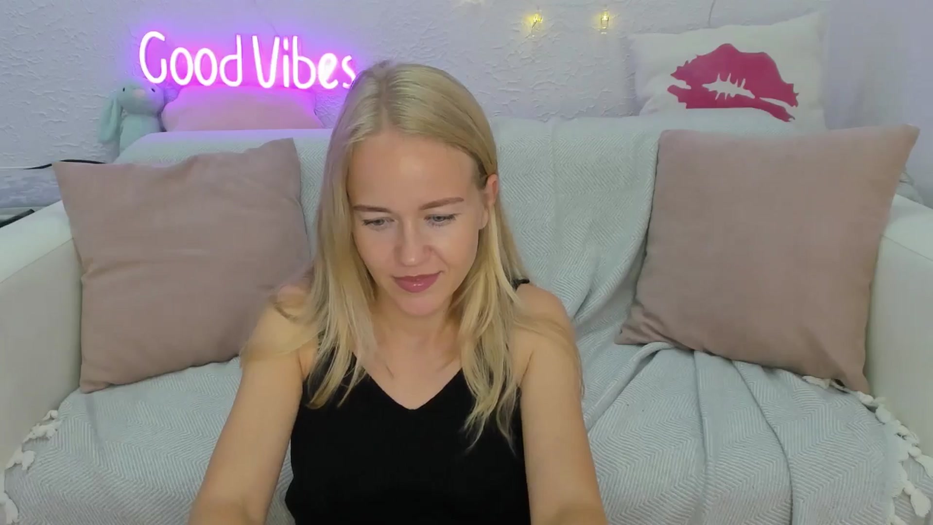 Gallery image thumbnail from Angel_Kristy's myfreecams stream on, 08/10/2024, 05:40 image 19 of 20