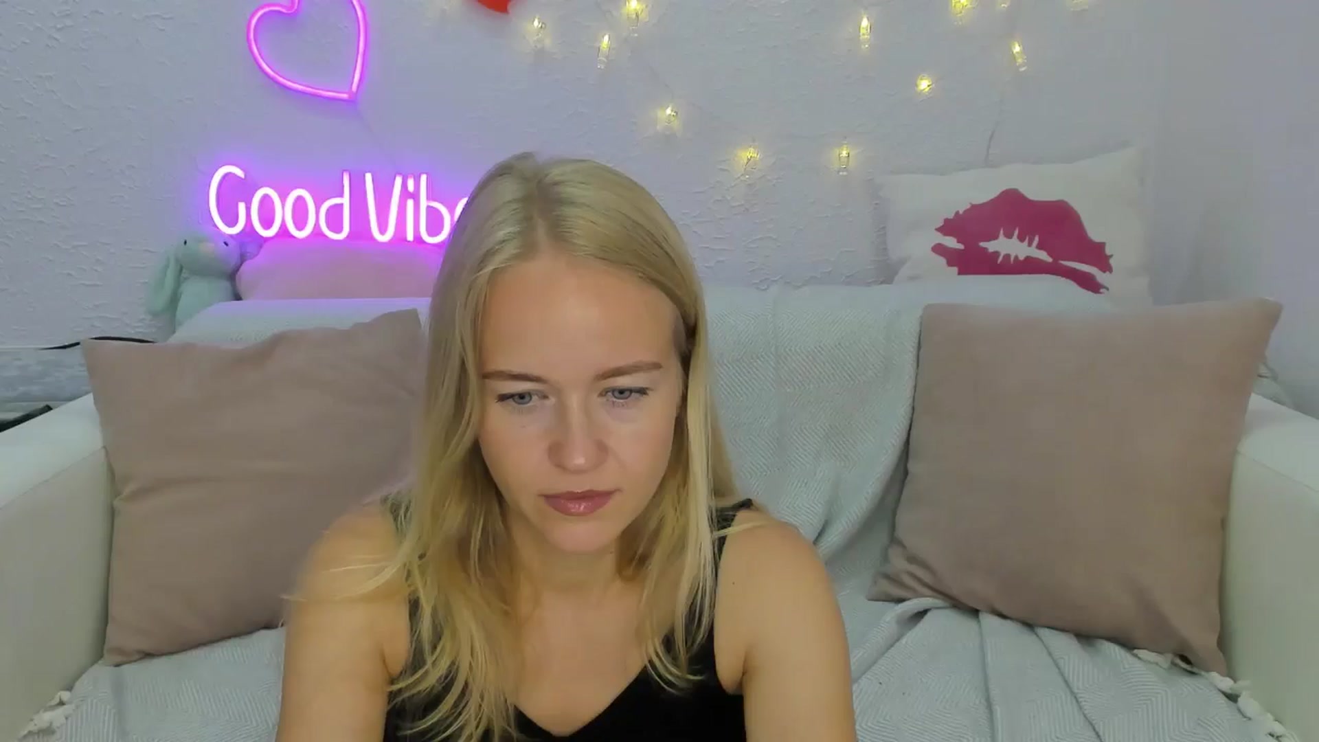 Gallery image thumbnail from Angel_Kristy's myfreecams stream on, 08/10/2024, 05:40 image 13 of 20