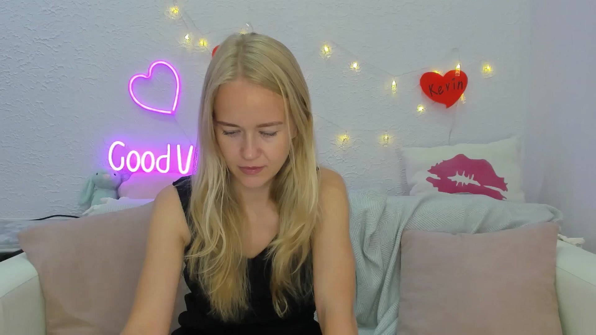 Gallery image thumbnail from Angel_Kristy's myfreecams stream on, 08/10/2024, 06:57 image 10 of 20