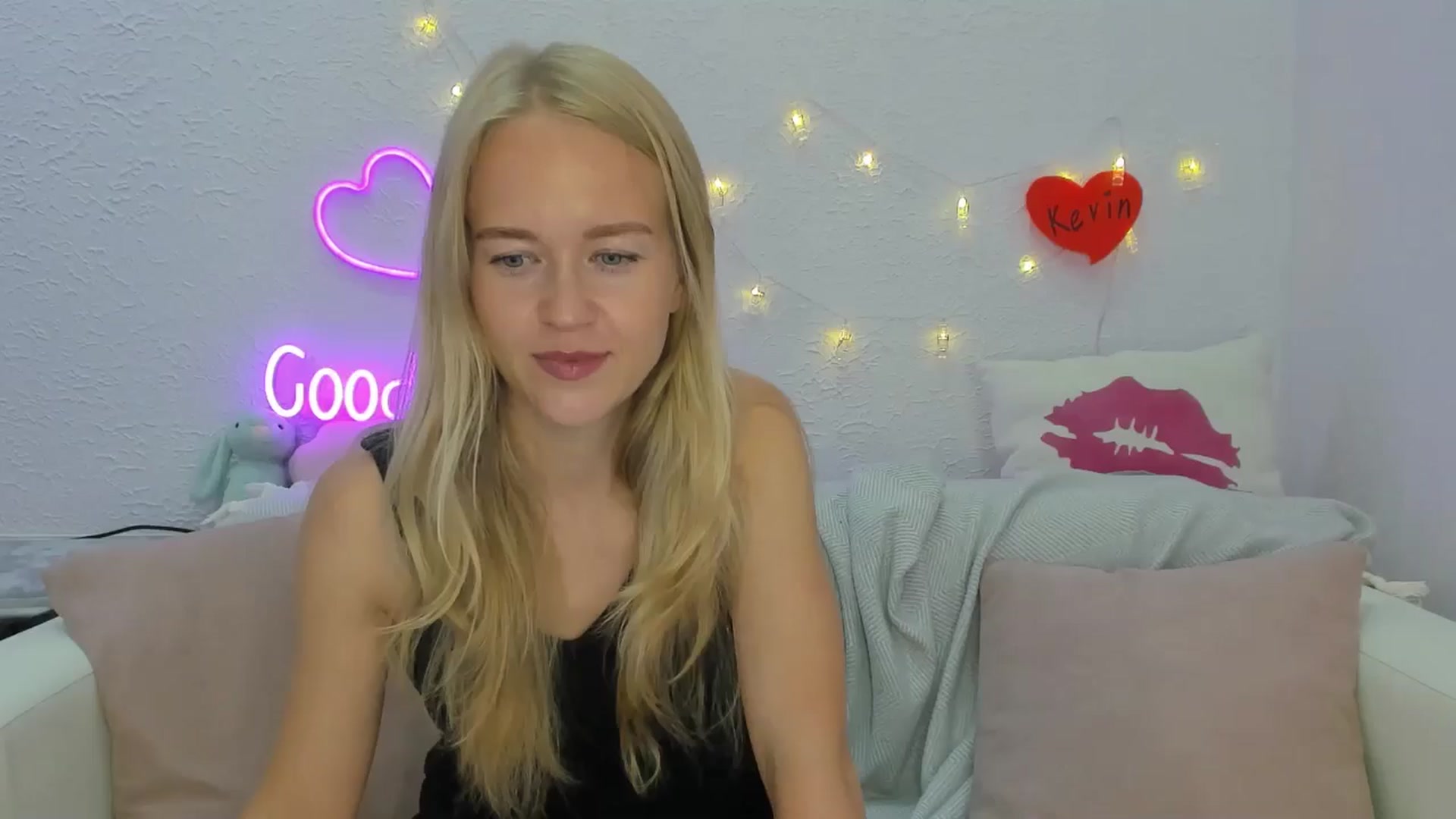 Gallery image thumbnail from Angel_Kristy's myfreecams stream on, 08/10/2024, 06:57 image 9 of 20