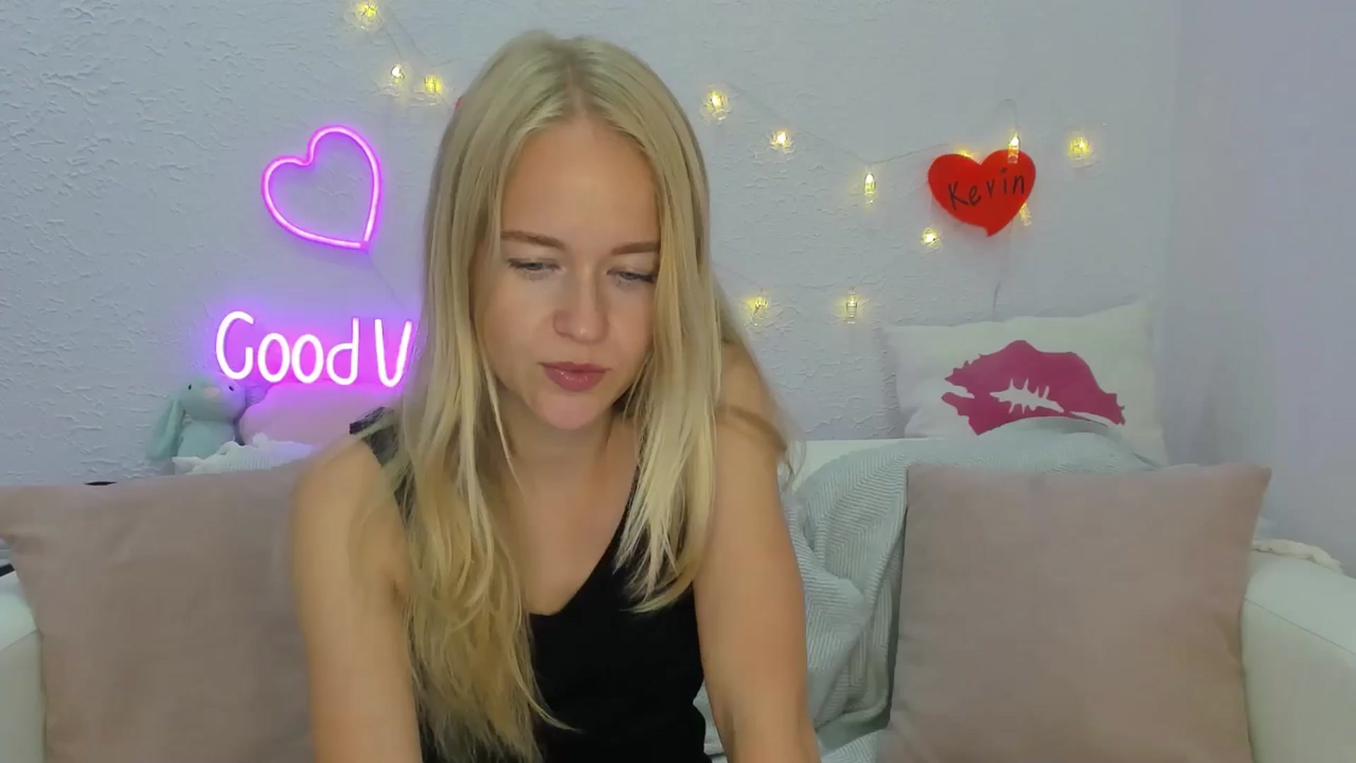 Gallery image thumbnail from Angel_Kristy's myfreecams stream on, 08/10/2024, 06:57 image 17 of 20