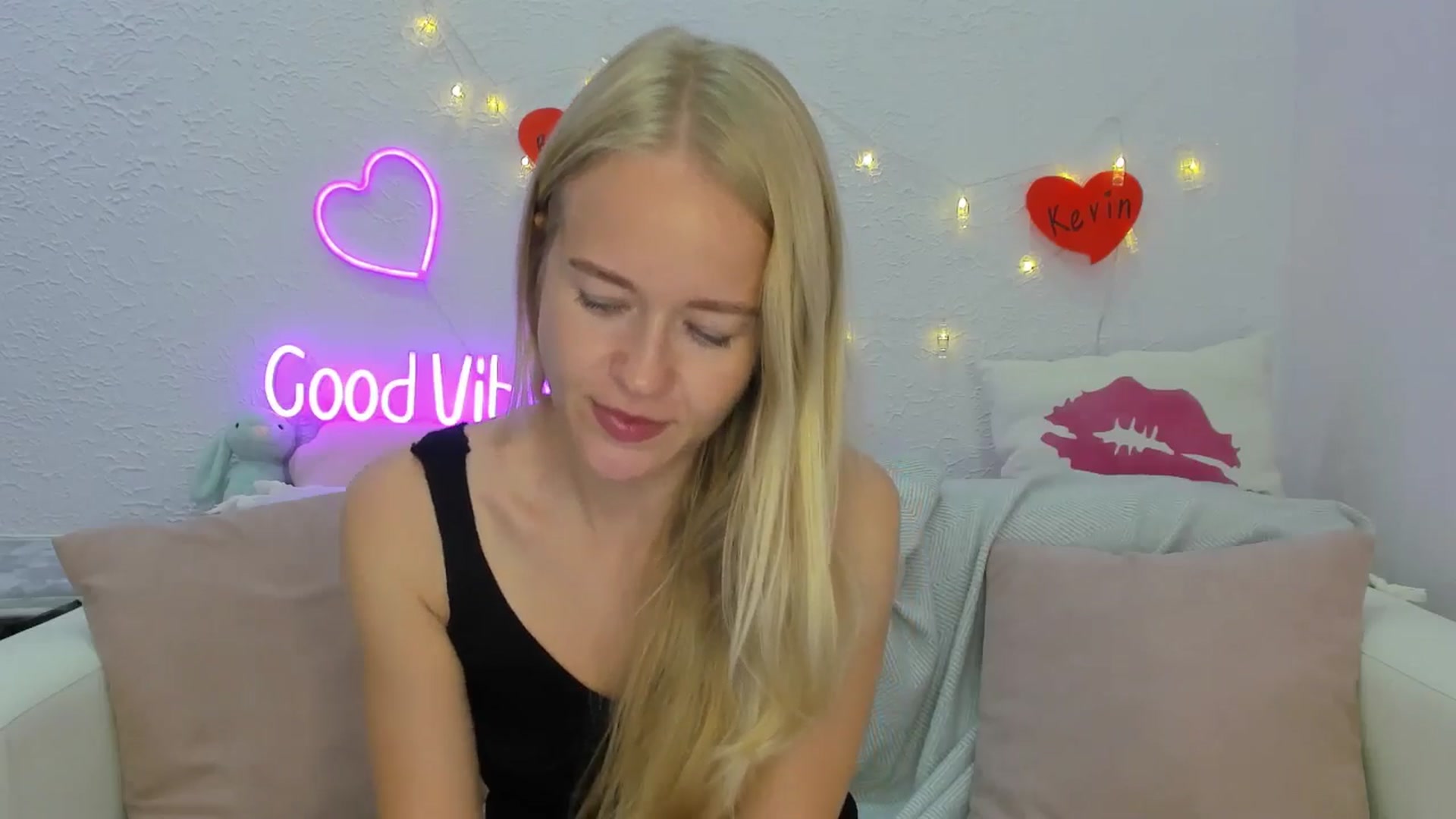 Gallery image thumbnail from Angel_Kristy's myfreecams stream on, 08/10/2024, 06:57 image 3 of 20