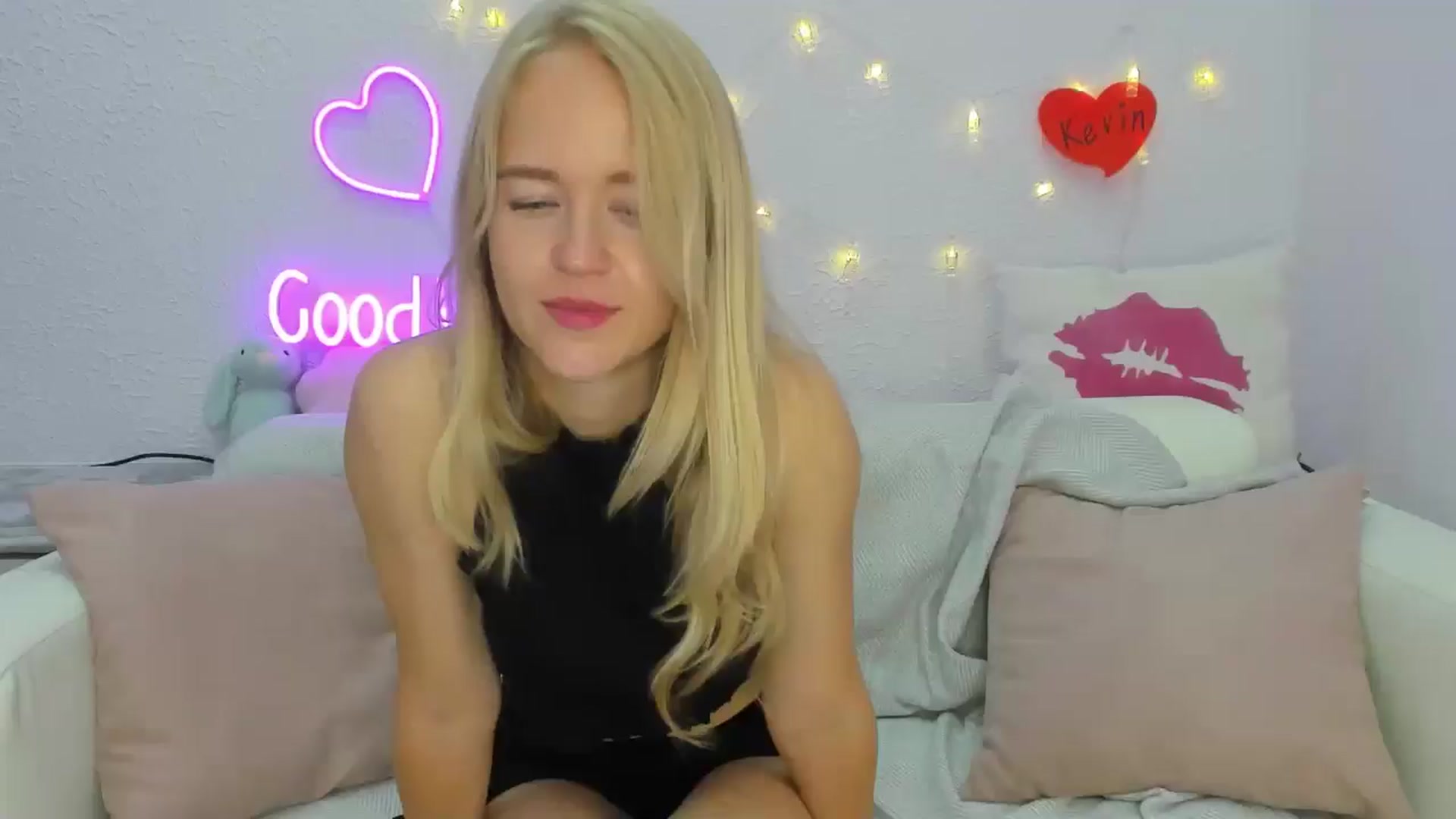 Gallery image thumbnail from Angel_Kristy's myfreecams stream on, 08/14/2024, 01:55 image 9 of 20