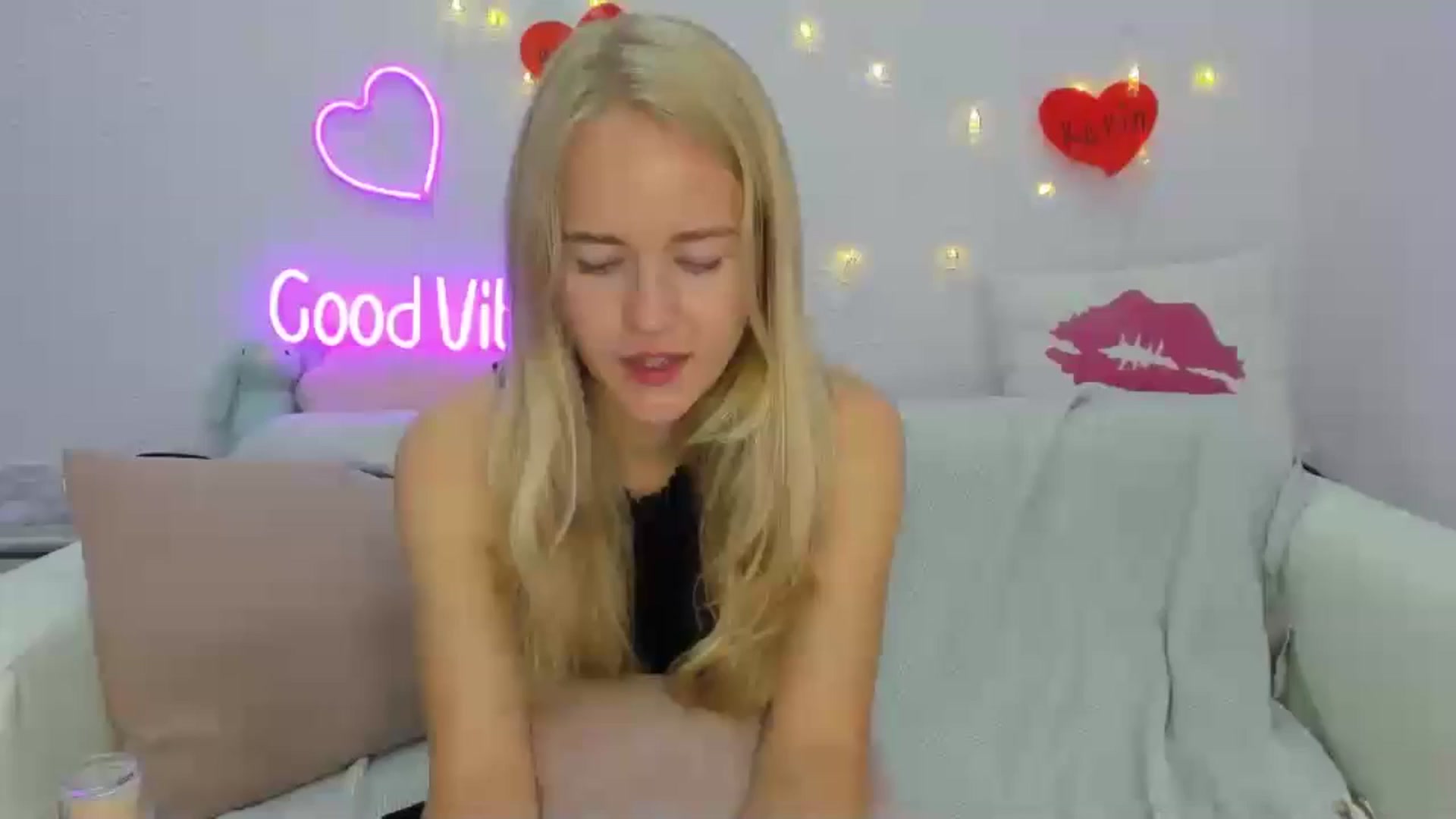 Gallery image thumbnail from Angel_Kristy's myfreecams stream on, 08/14/2024, 01:55 image 18 of 20