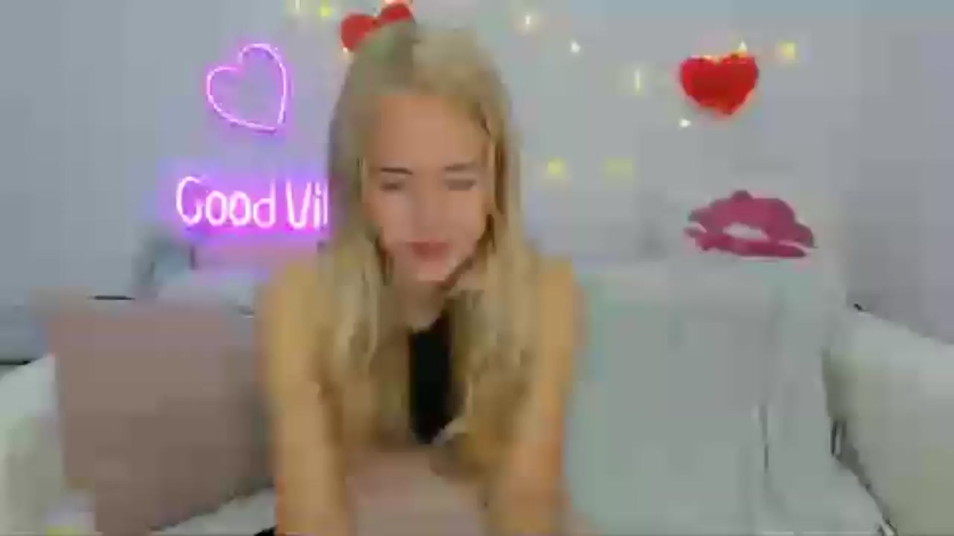 Gallery image thumbnail from Angel_Kristy's myfreecams stream on, 08/14/2024, 01:55 image 16 of 20