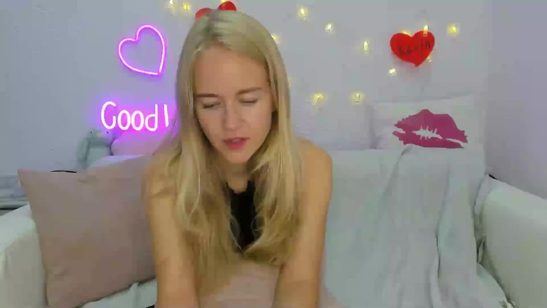 Gallery image thumbnail from Angel_Kristy's myfreecams stream on, 08/14/2024, 01:55 image 14 of 20