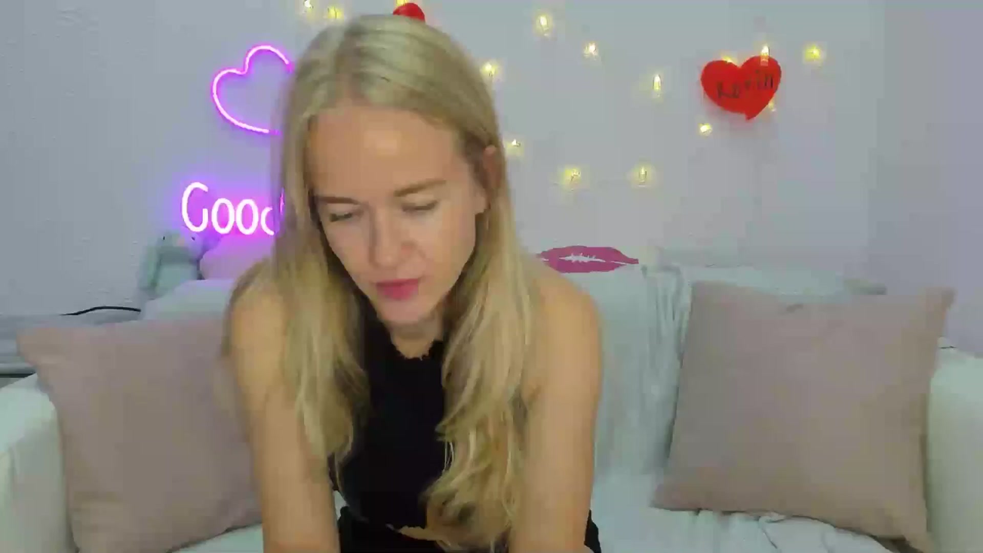 Gallery image thumbnail from Angel_Kristy's myfreecams stream on, 08/14/2024, 01:55 image 4 of 20