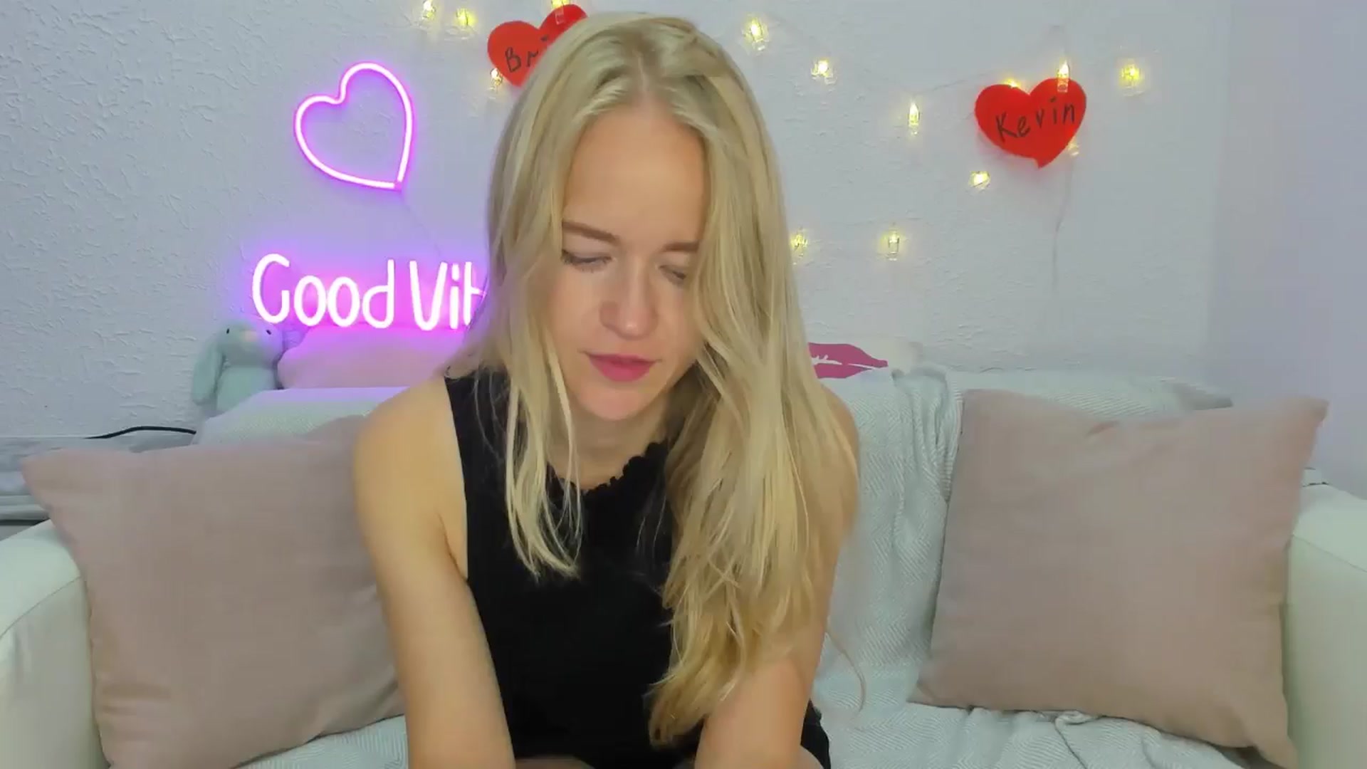 Gallery image thumbnail from Angel_Kristy's myfreecams stream on, 08/14/2024, 01:55 image 1 of 20