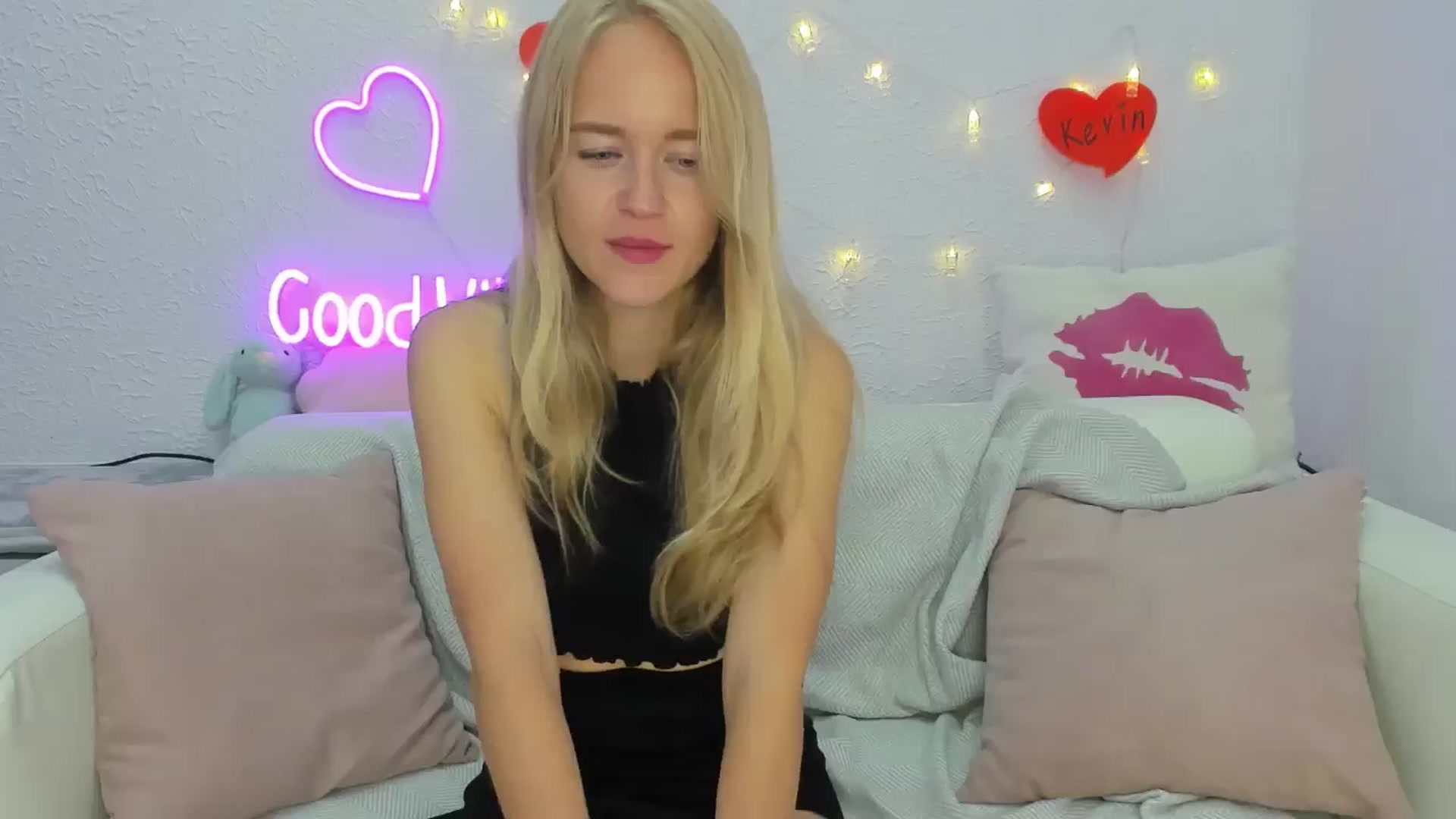 Gallery image thumbnail from Angel_Kristy's myfreecams stream on, 08/14/2024, 01:55 image 10 of 20