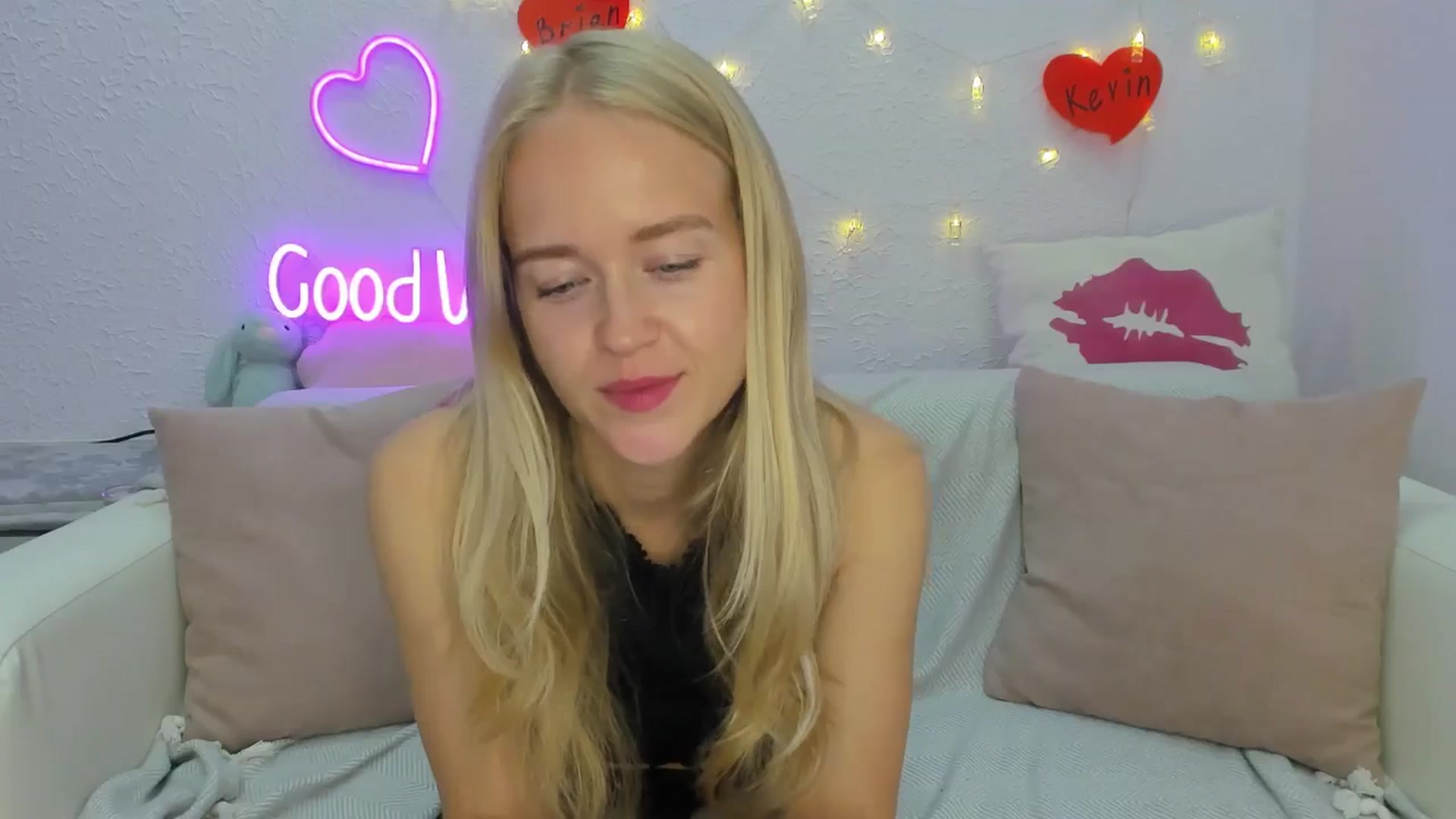 Gallery image thumbnail from Angel_Kristy's myfreecams stream on, 08/14/2024, 02:57 image 13 of 20
