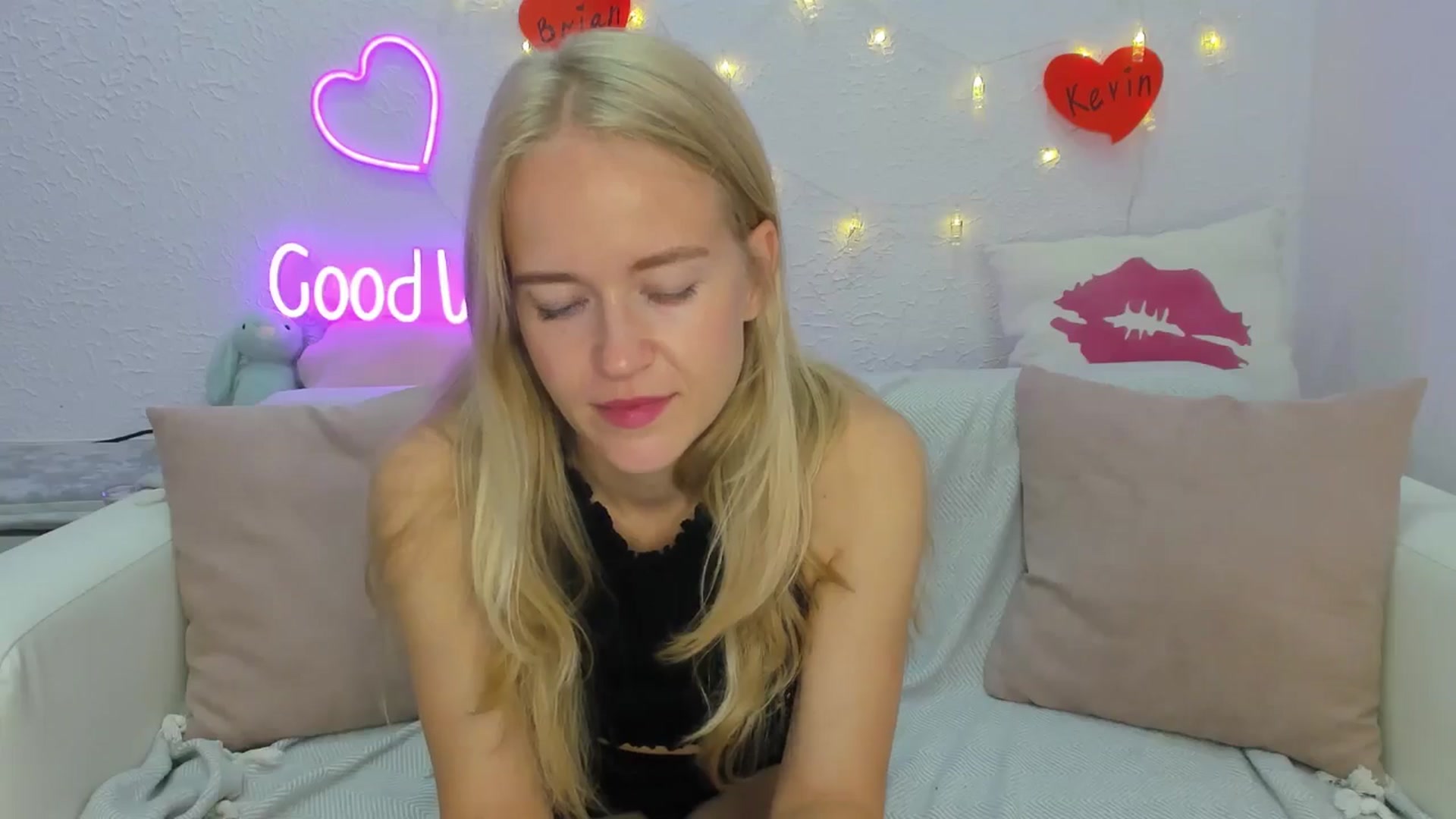 Gallery image thumbnail from Angel_Kristy's myfreecams stream on, 08/14/2024, 02:57 image 3 of 20