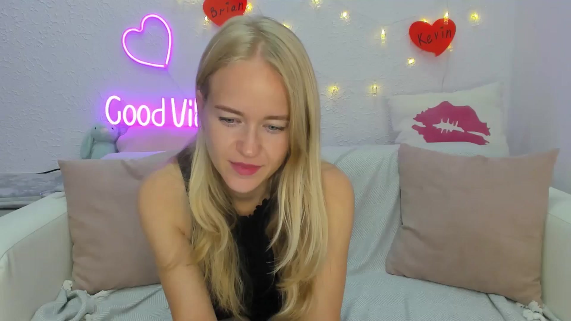 Gallery image thumbnail from Angel_Kristy's myfreecams stream on, 08/14/2024, 02:57 image 7 of 20