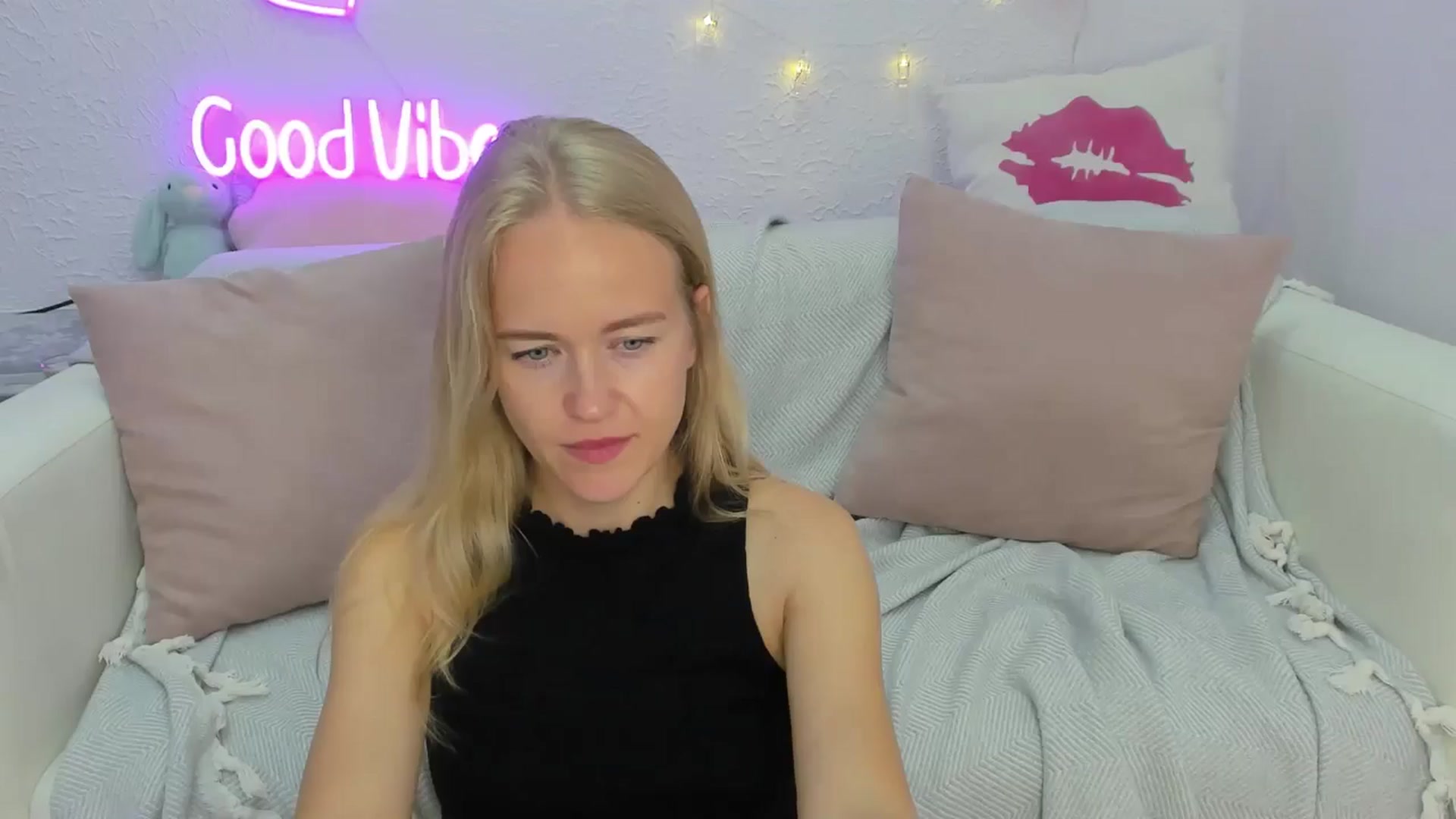 Gallery image thumbnail from Angel_Kristy's myfreecams stream on, 08/14/2024, 04:27 image 9 of 20