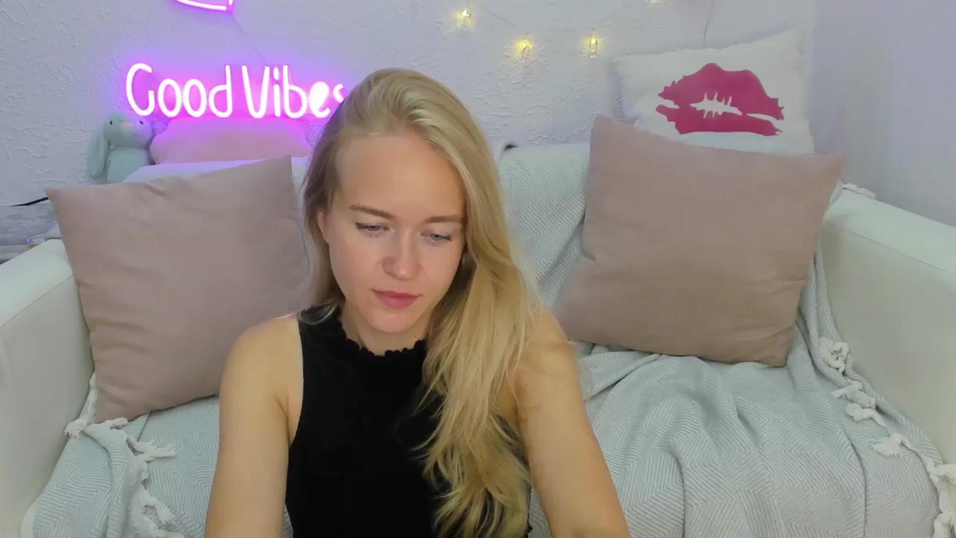 Gallery image thumbnail from Angel_Kristy's myfreecams stream on, 08/14/2024, 04:27 image 7 of 20