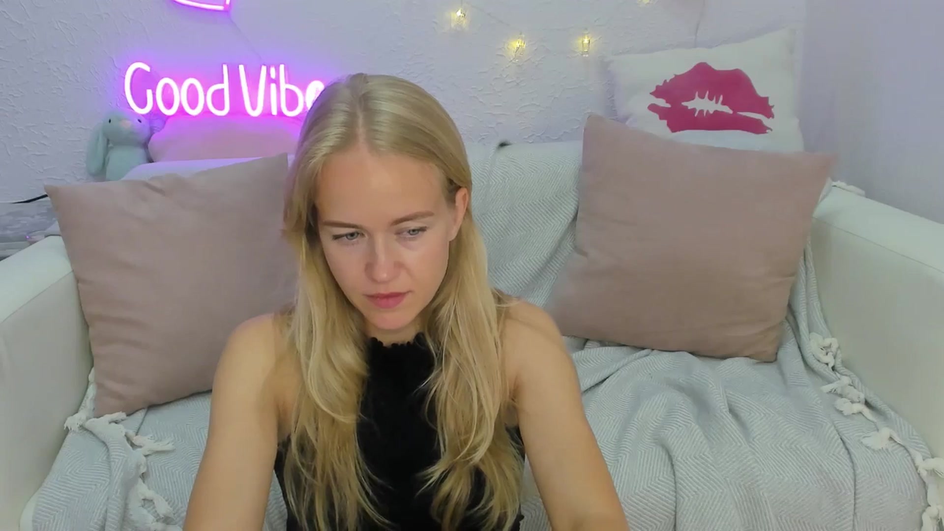 Gallery image thumbnail from Angel_Kristy's myfreecams stream on, 08/14/2024, 04:27 image 6 of 20