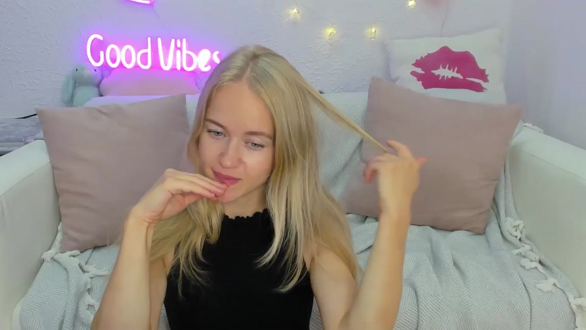 Gallery image thumbnail from Angel_Kristy's myfreecams stream on, 08/14/2024, 04:27 image 15 of 20