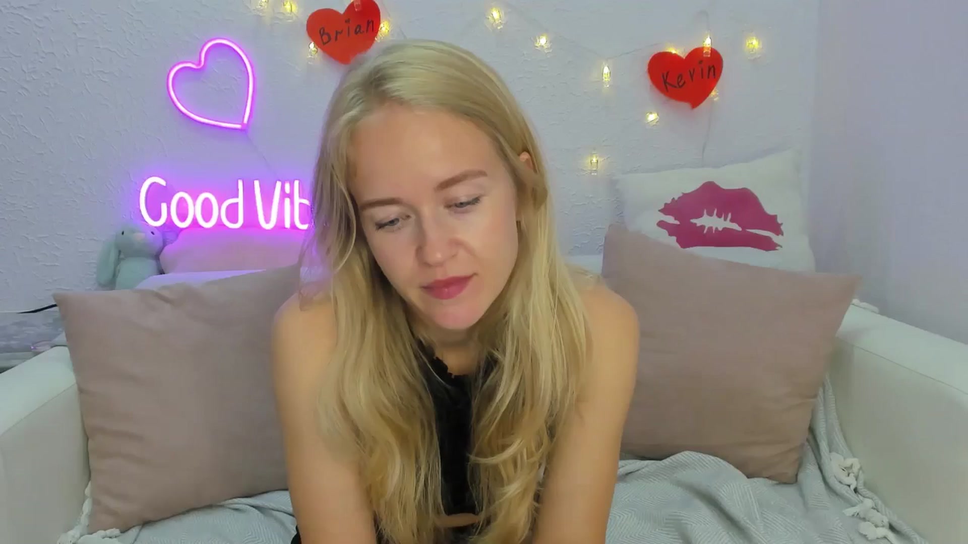 Gallery image thumbnail from Angel_Kristy's myfreecams stream on, 08/14/2024, 04:27 image 2 of 20
