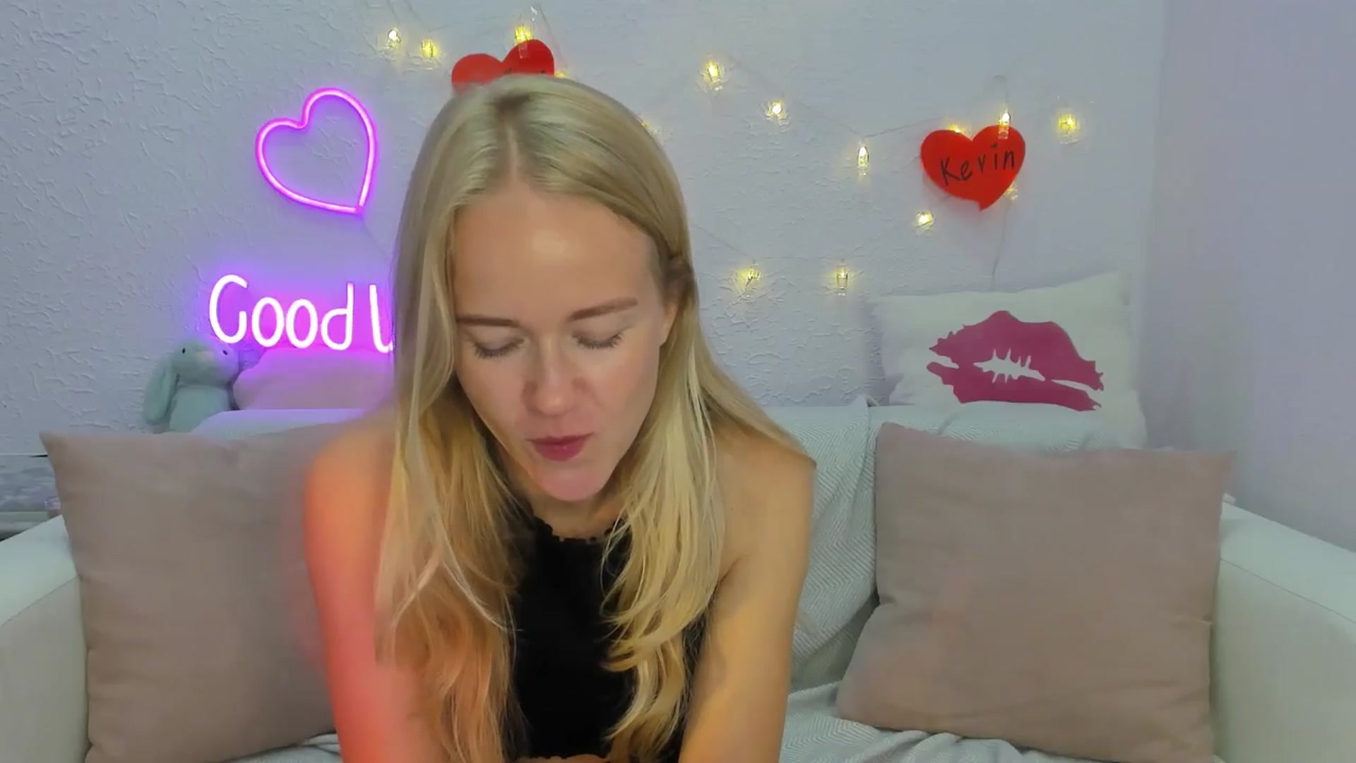 Gallery image thumbnail from Angel_Kristy's myfreecams stream on, 08/14/2024, 05:08 image 2 of 20
