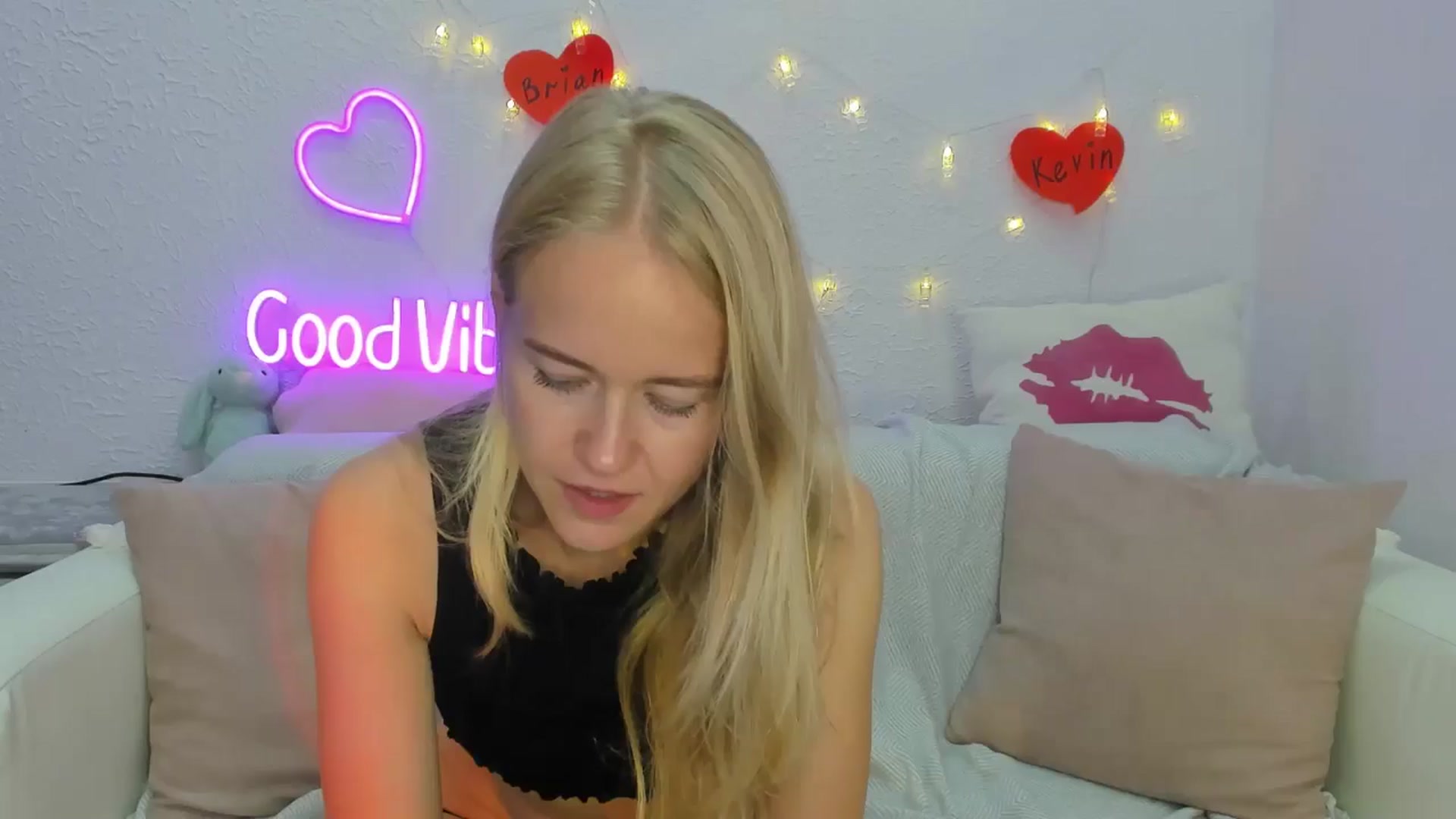 Gallery image thumbnail from Angel_Kristy's myfreecams stream on, 08/14/2024, 05:08 image 10 of 20