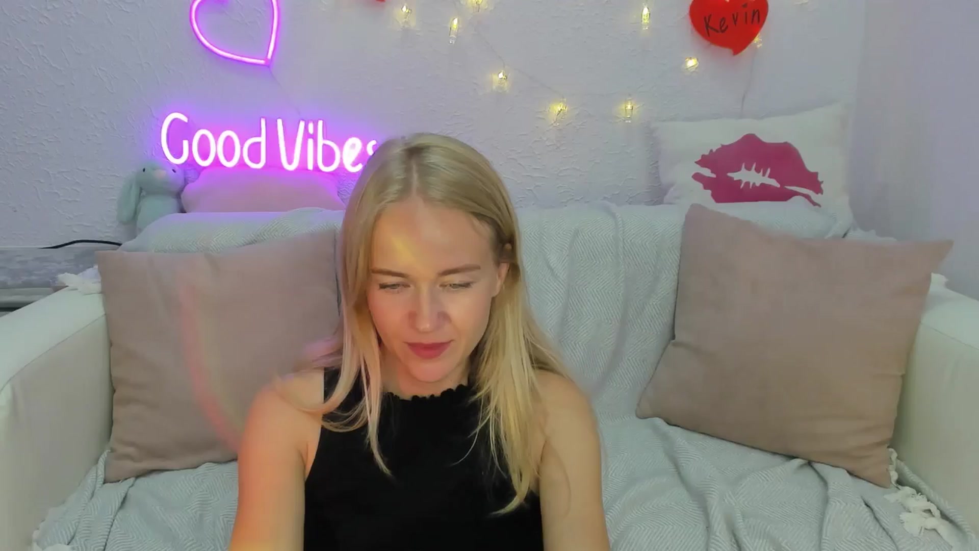 Gallery image thumbnail from Angel_Kristy's myfreecams stream on, 08/14/2024, 05:08 image 12 of 20