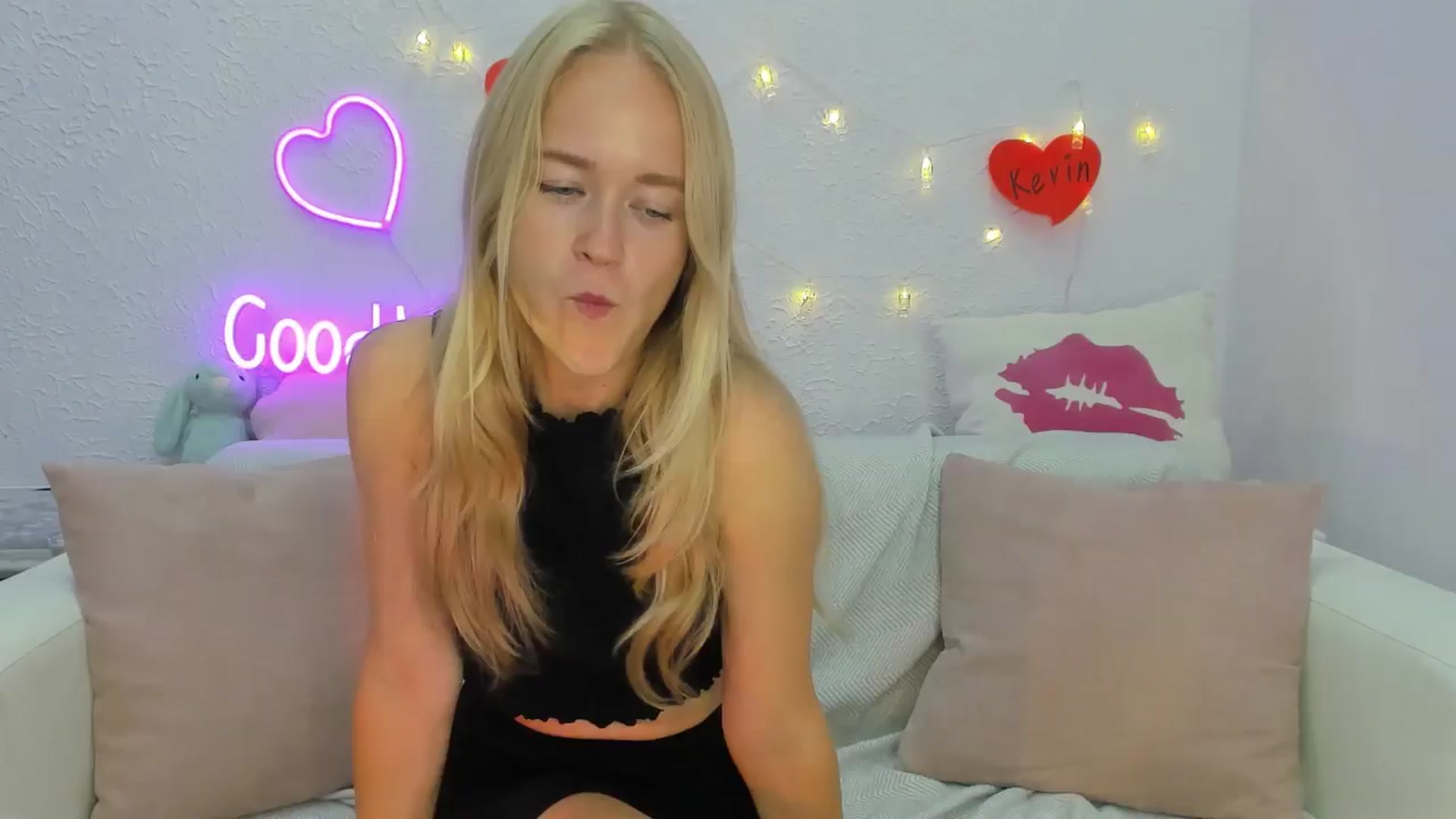 Gallery image thumbnail from Angel_Kristy's myfreecams stream on, 08/14/2024, 05:08 image 1 of 20