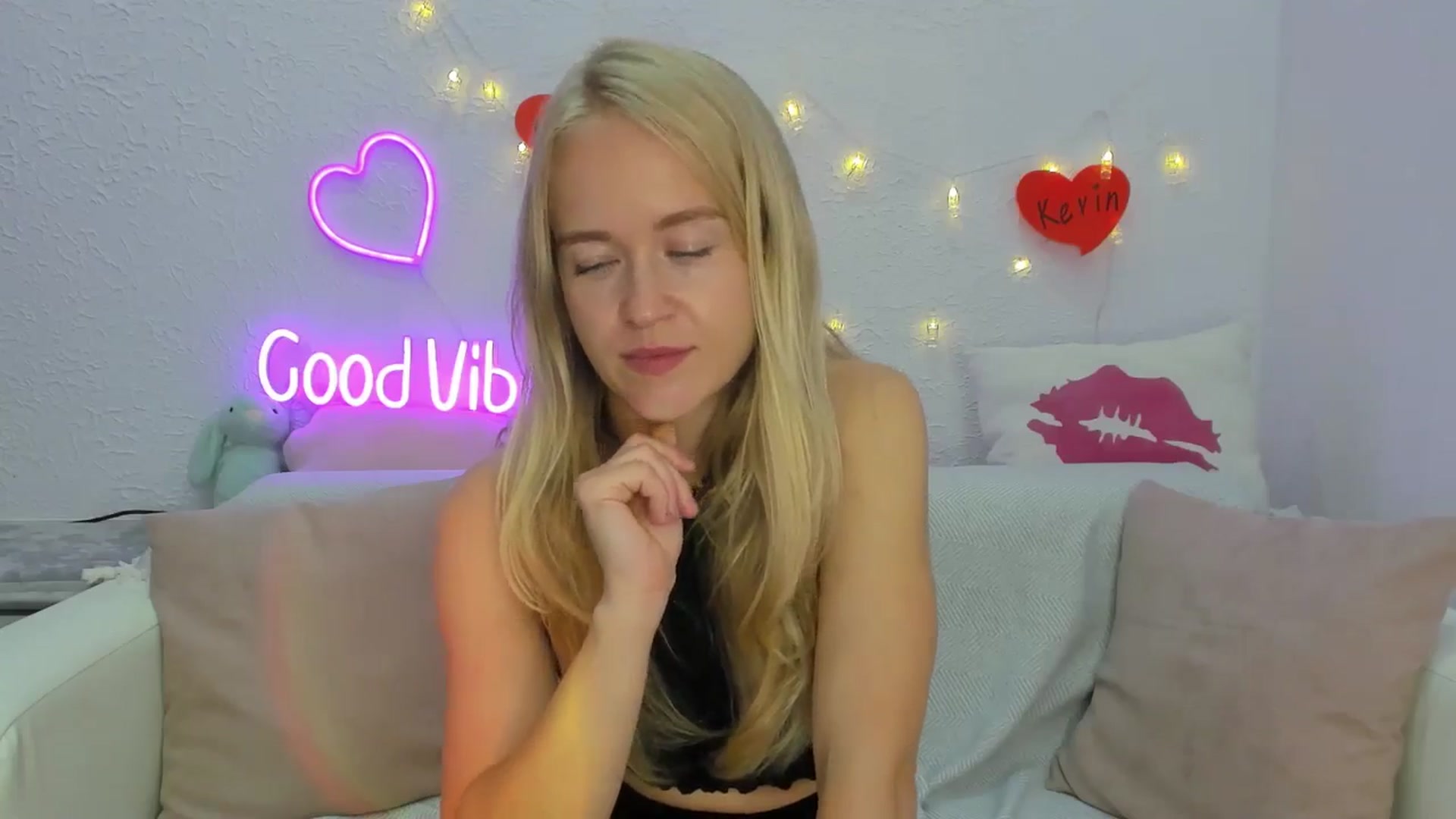 Gallery image thumbnail from Angel_Kristy's myfreecams stream on, 08/14/2024, 05:48 image 8 of 20