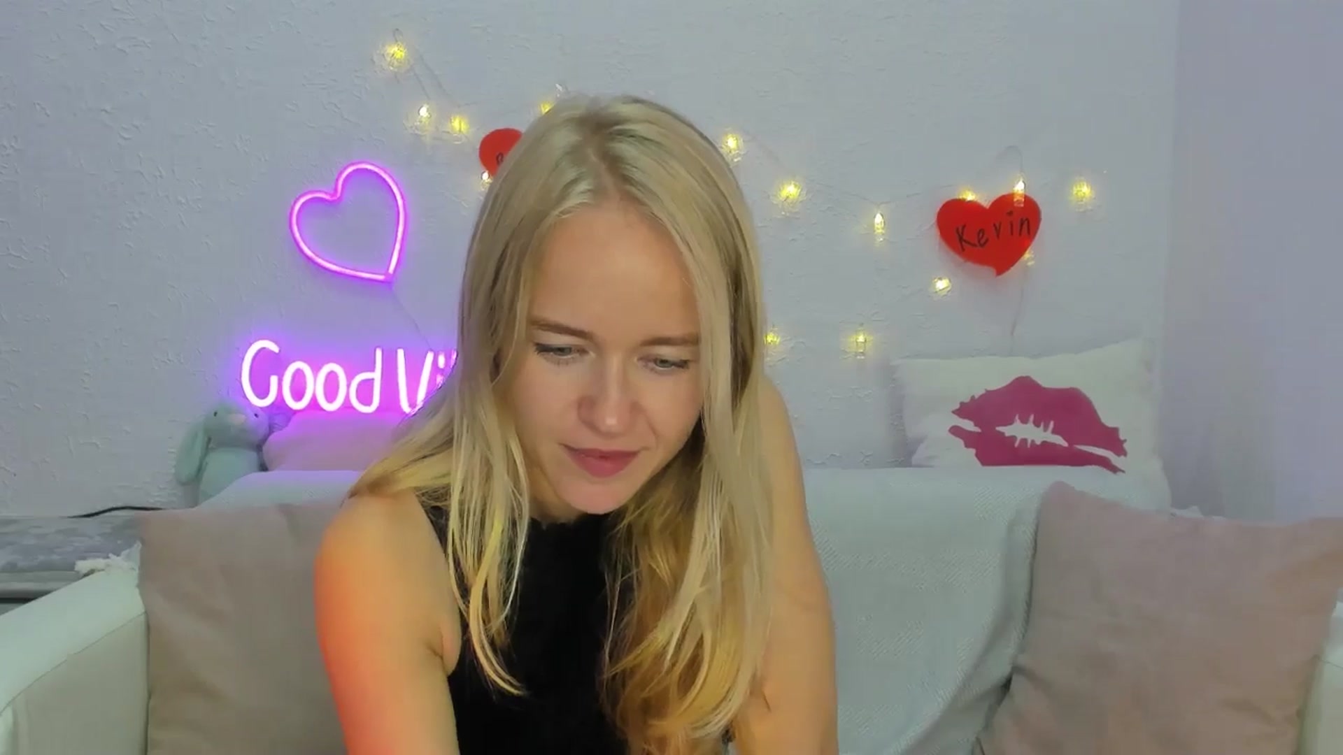 Gallery image thumbnail from Angel_Kristy's myfreecams stream on, 08/14/2024, 05:48 image 10 of 20