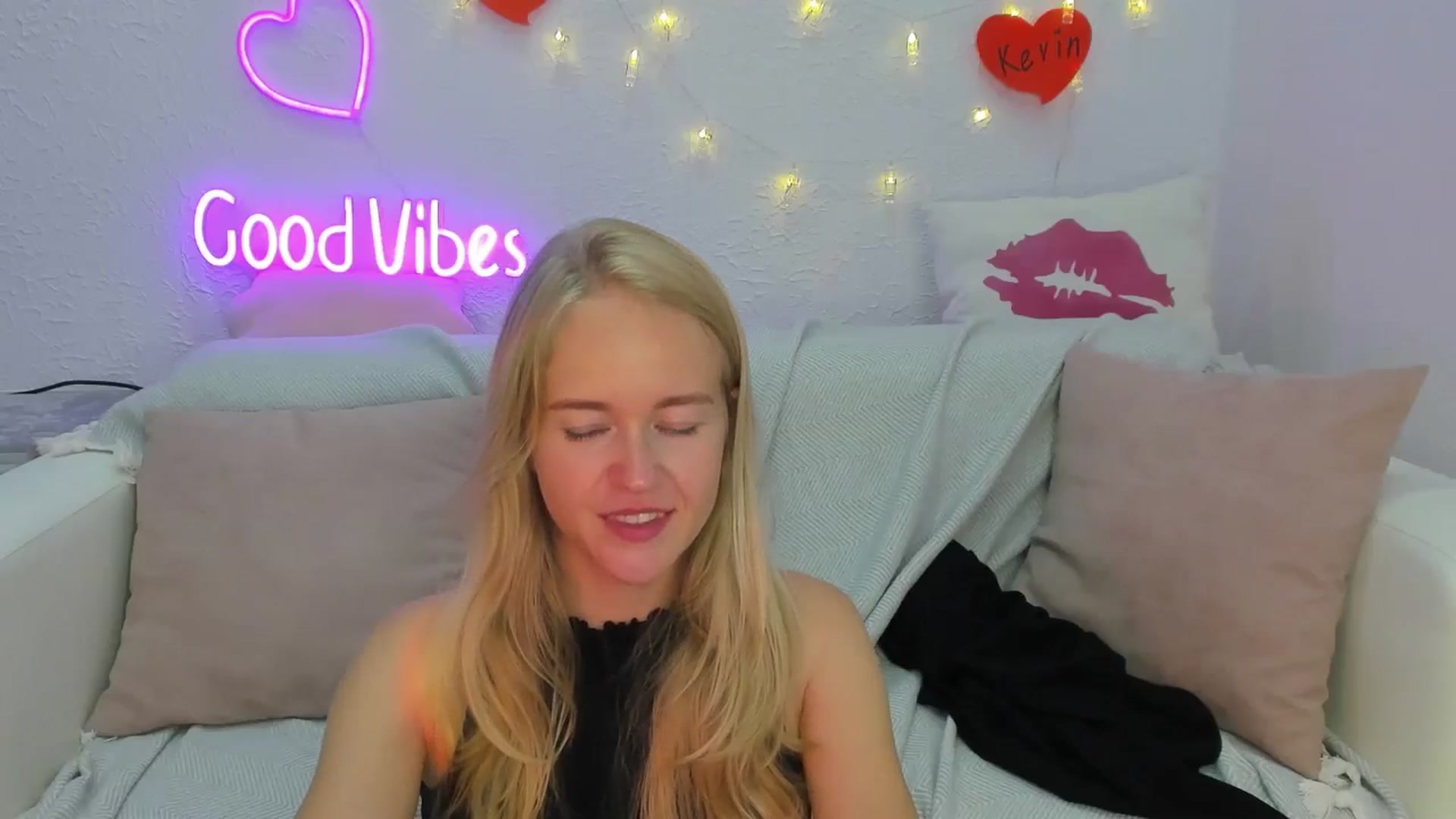 Gallery image thumbnail from Angel_Kristy's myfreecams stream on, 08/14/2024, 06:55 image 2 of 20